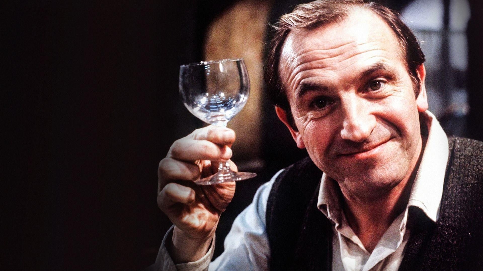 Leonard Rossiter: Comedy Great background