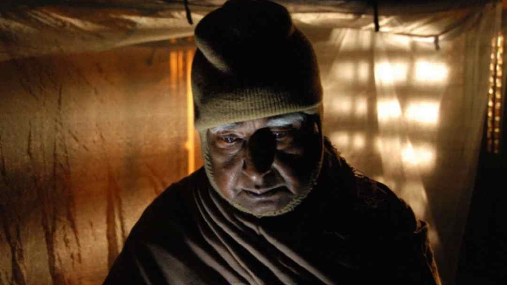 Shyamal Uncle Turns Off the Lights background