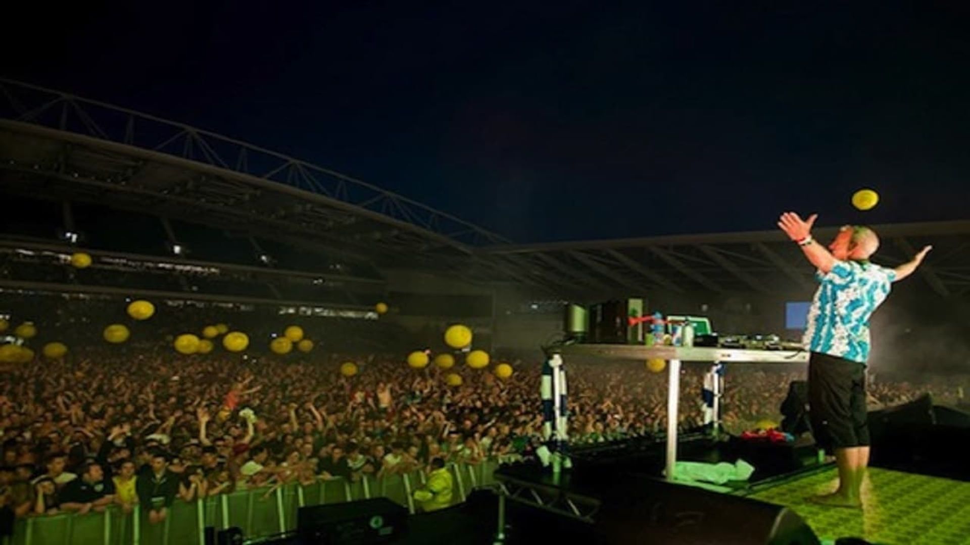 Fatboy Slim Live from the Big Beach Boutique background