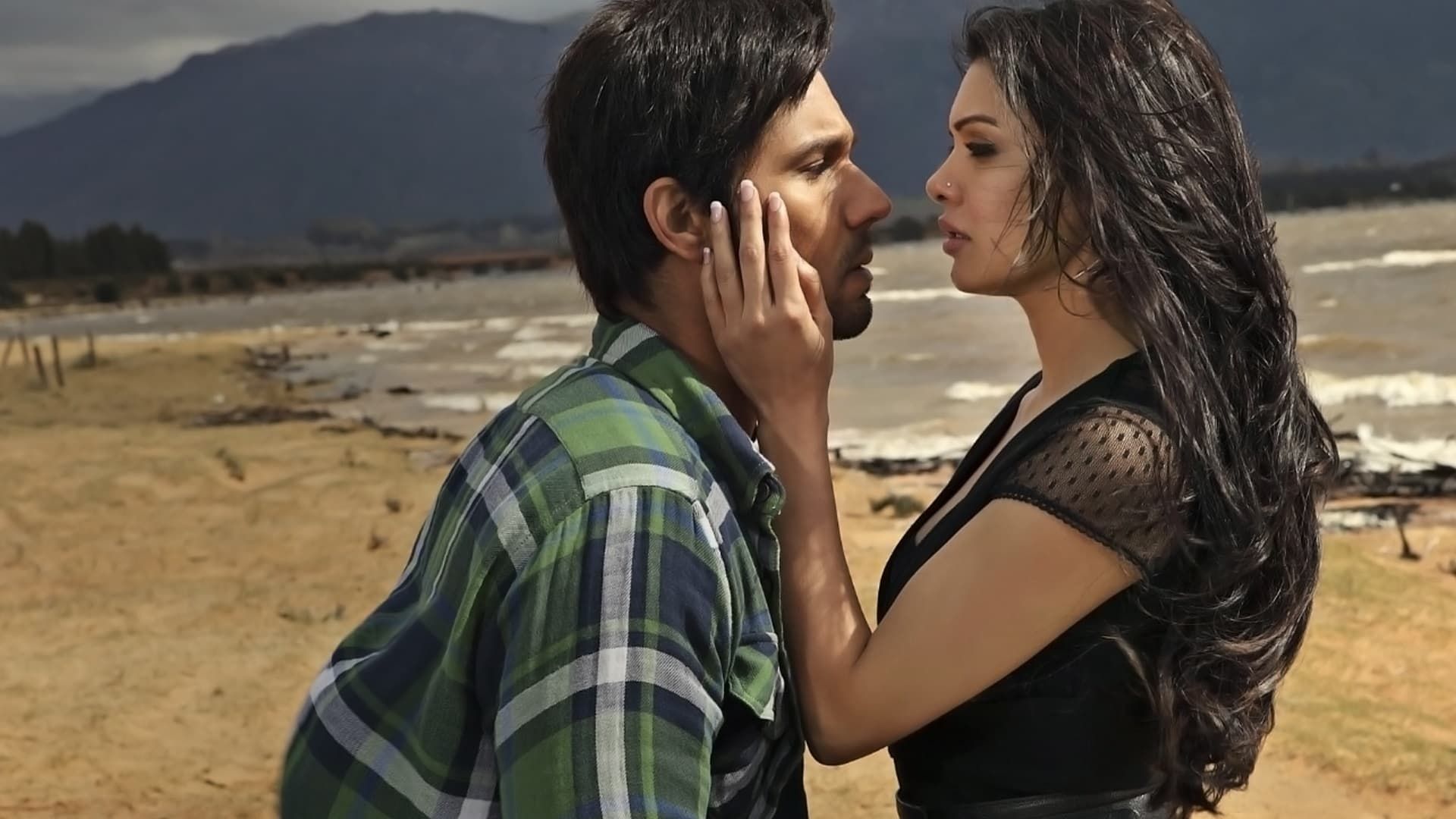 Murder 3 background