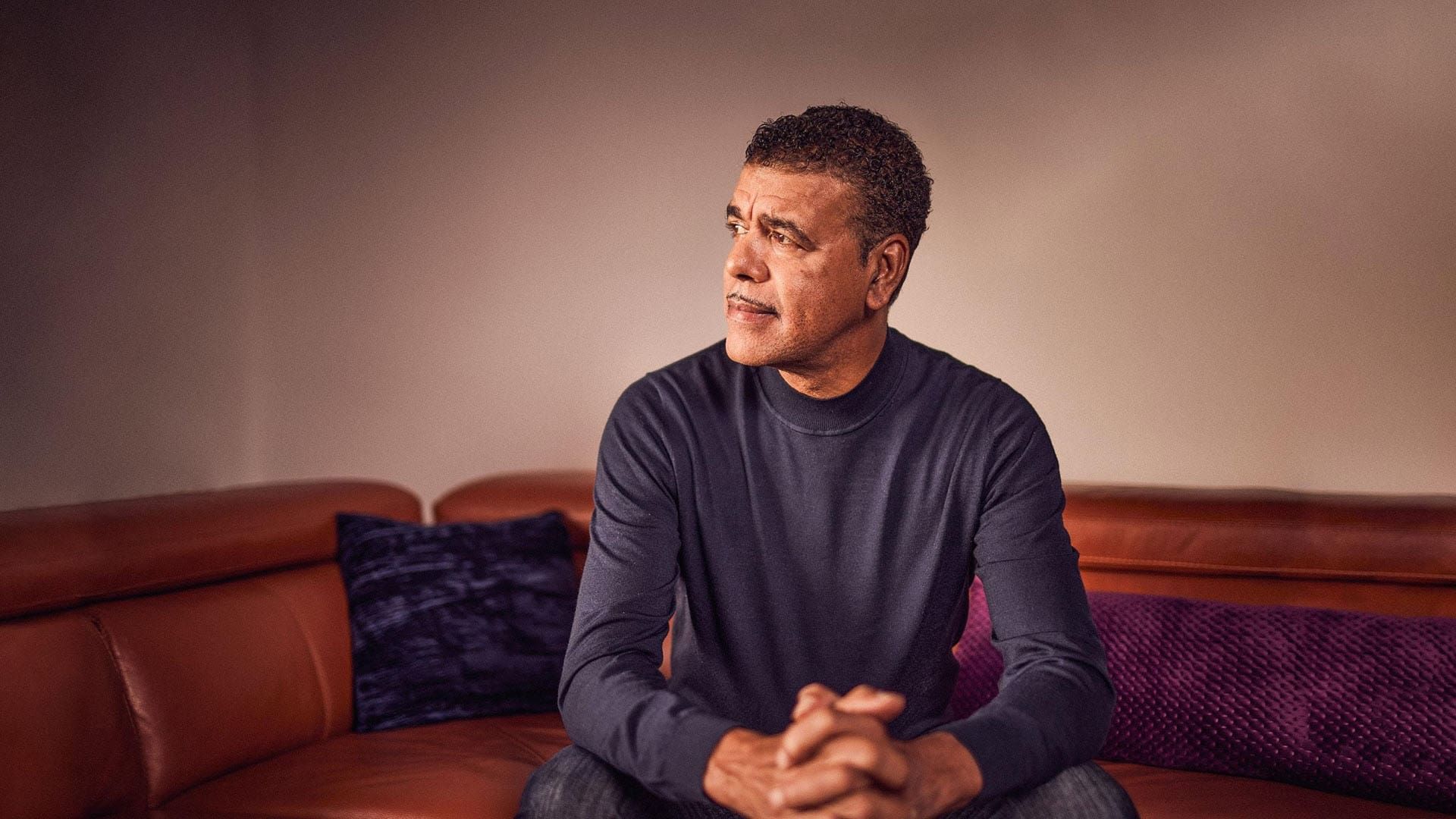 Chris Kamara: Lost for Words background