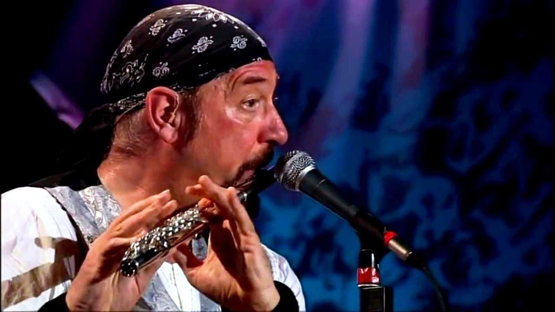 Jethro Tull: Live at Montreux 2003 background