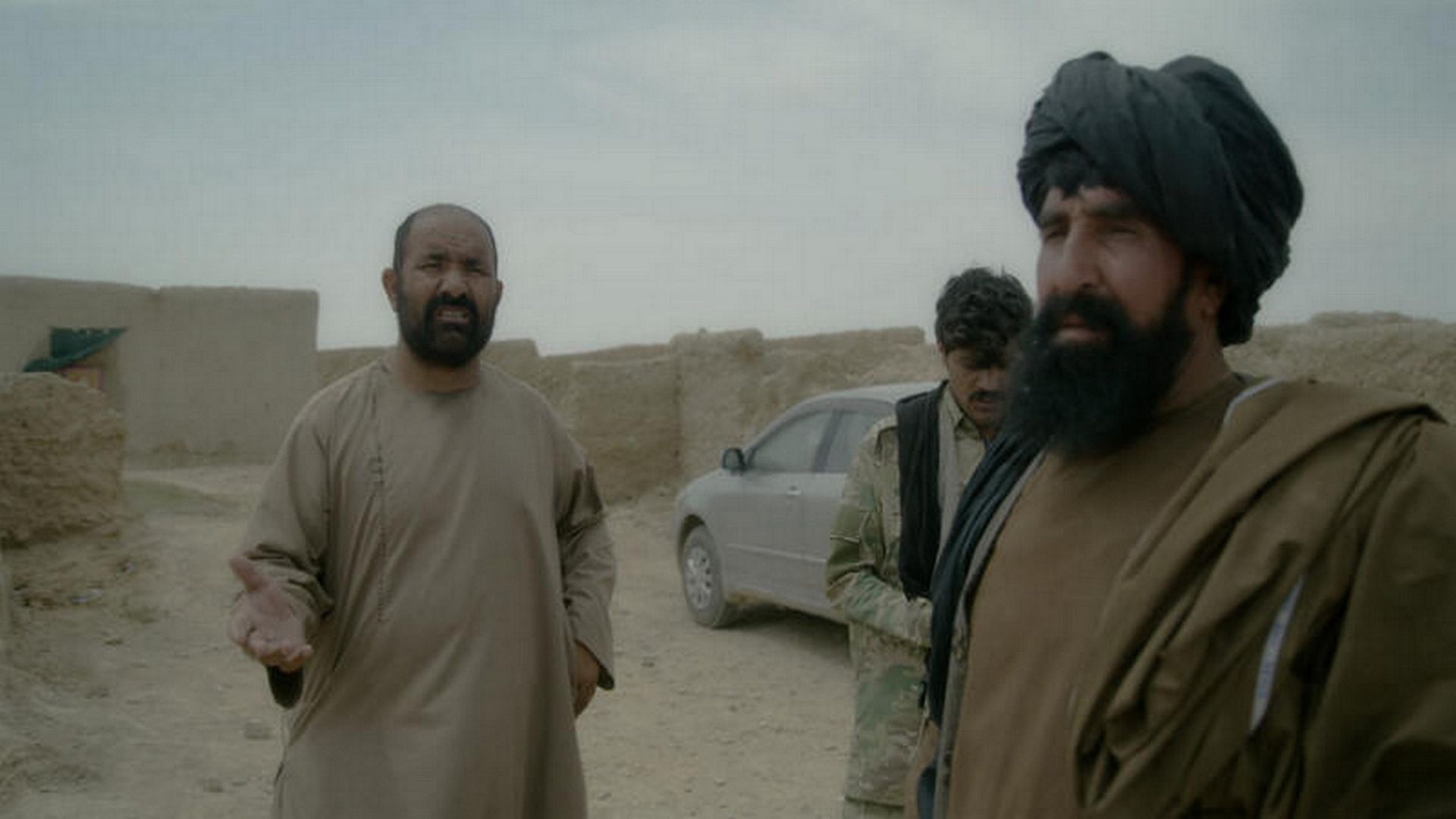Min Fjendes Fjende - Bedraget i Helmand background