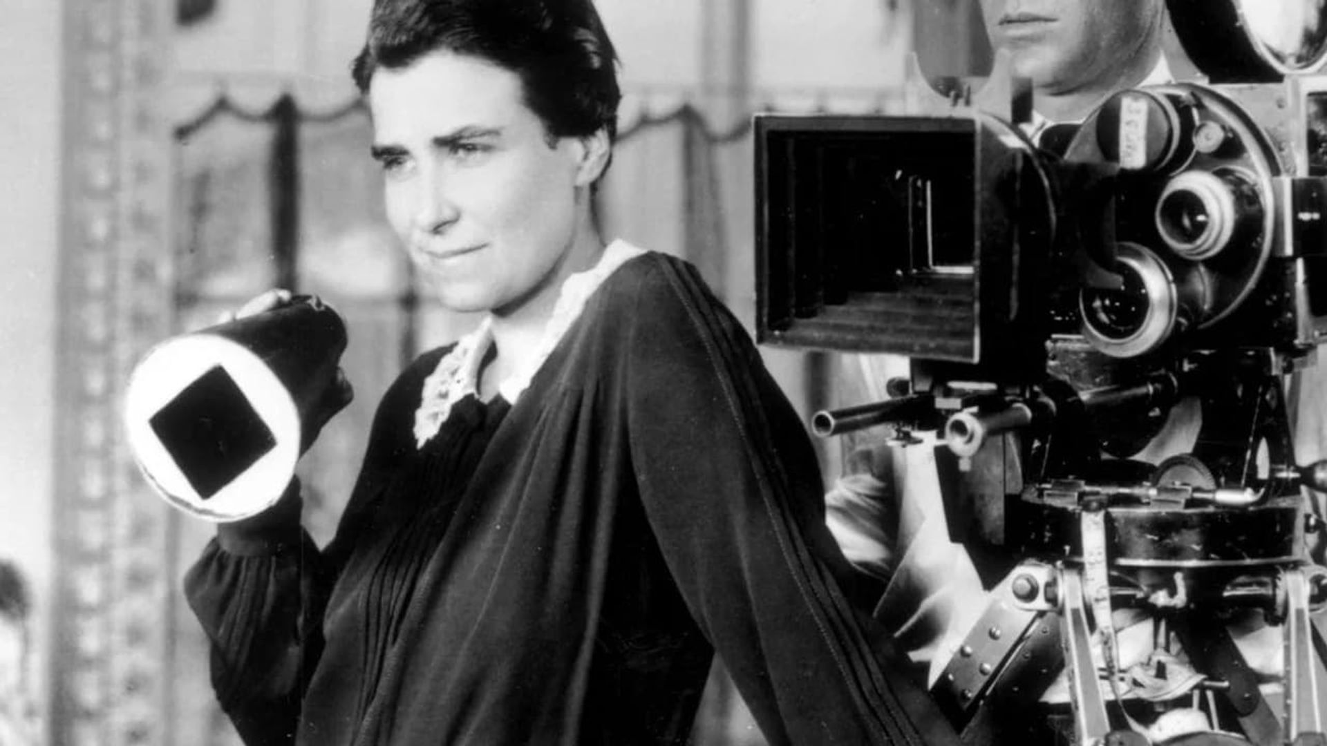 Dorothy Arzner, une pionnière à Hollywood background