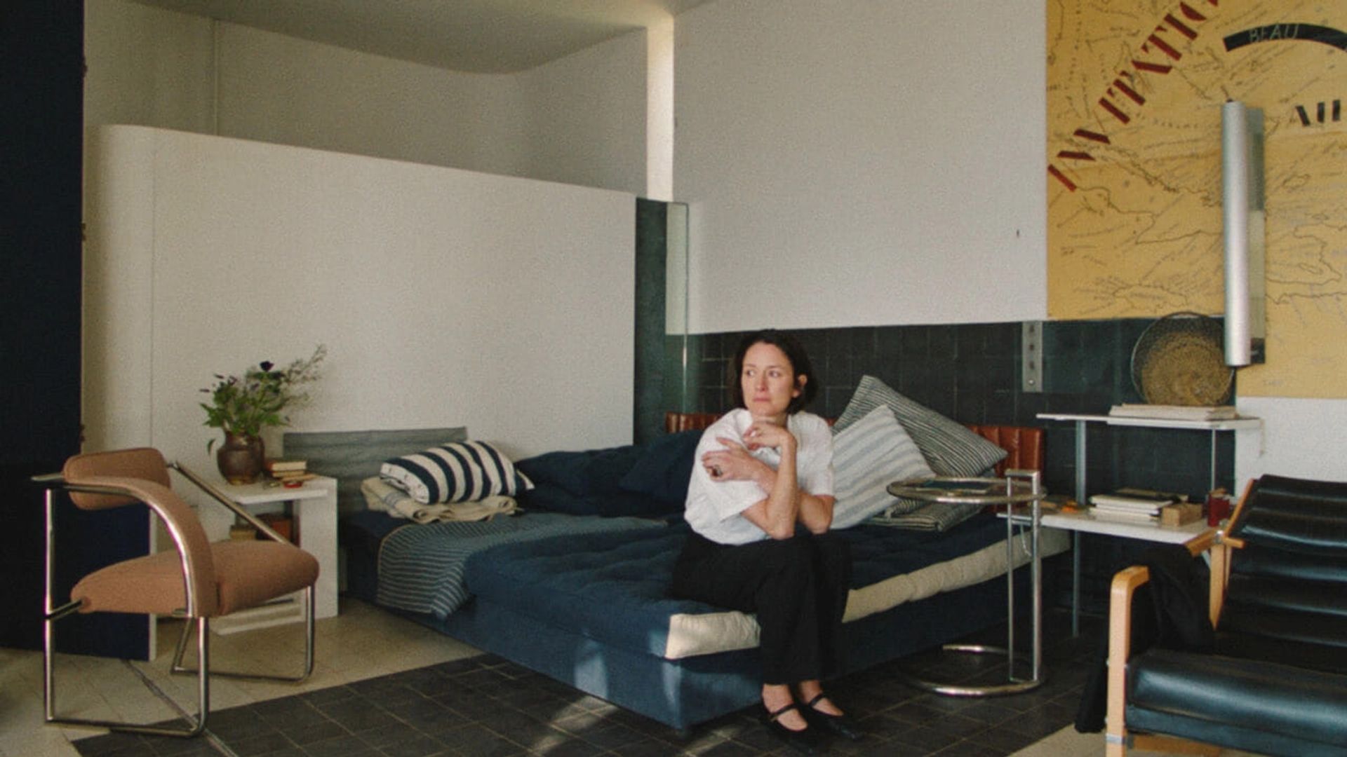 E.1027 - Eileen Gray and the House by the Sea background