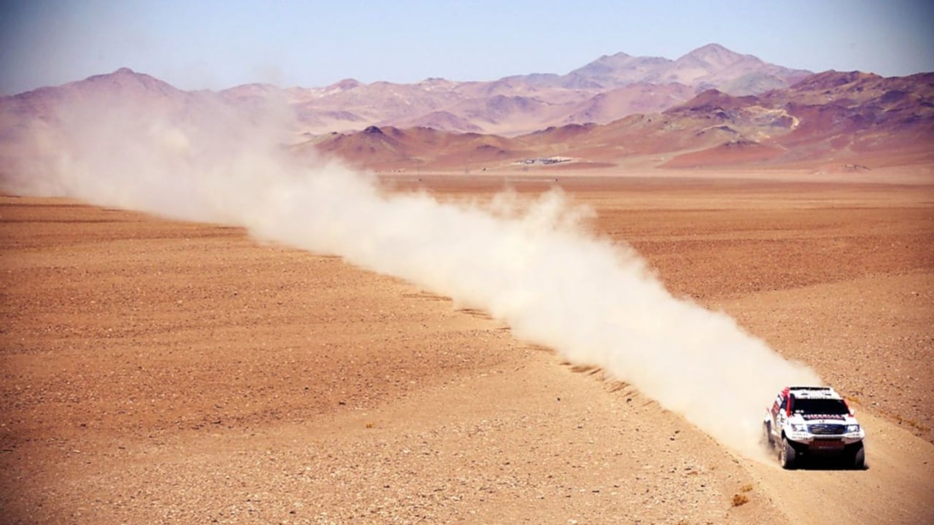 Madness in the Desert: Paris to Dakar Rally background