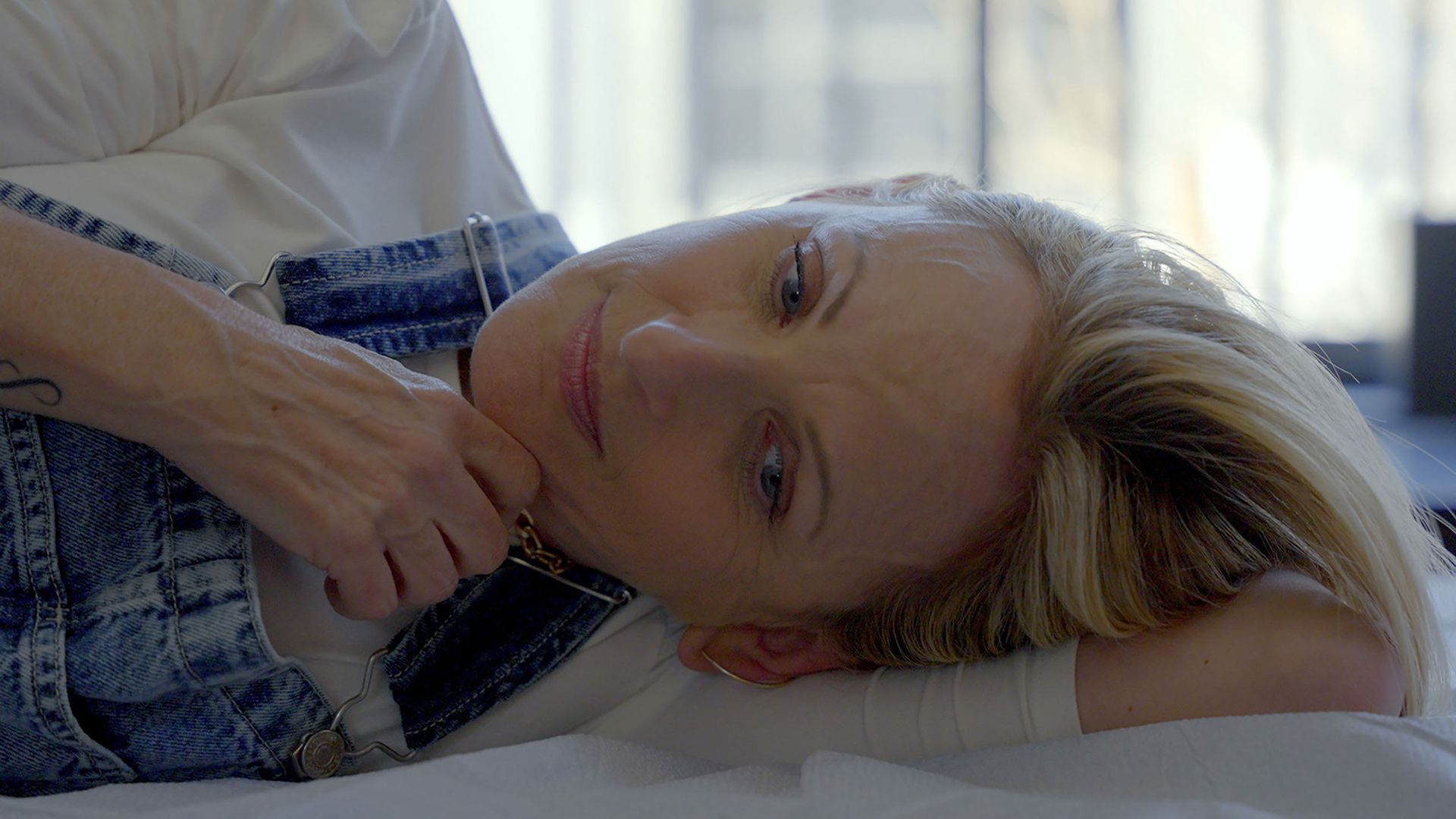 Marlee Matlin: Not Alone Anymore background