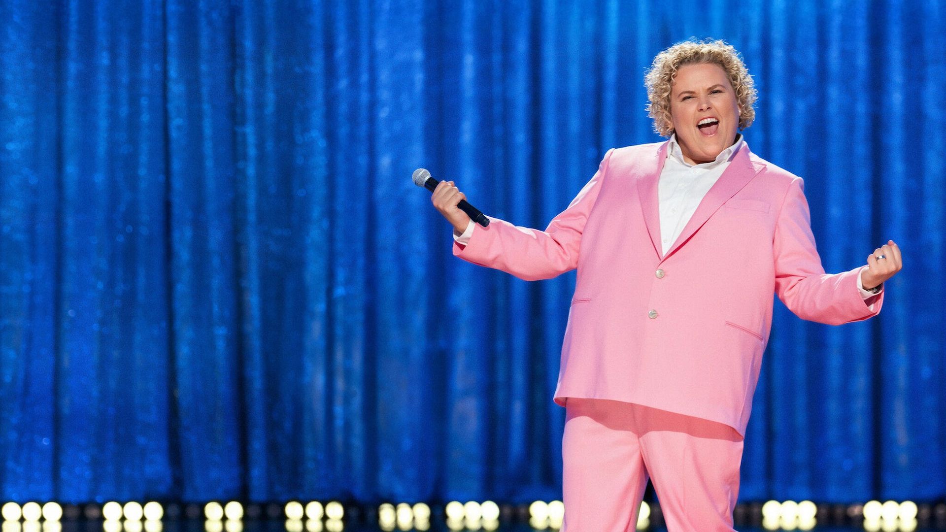 Fortune Feimster: Crushing It background