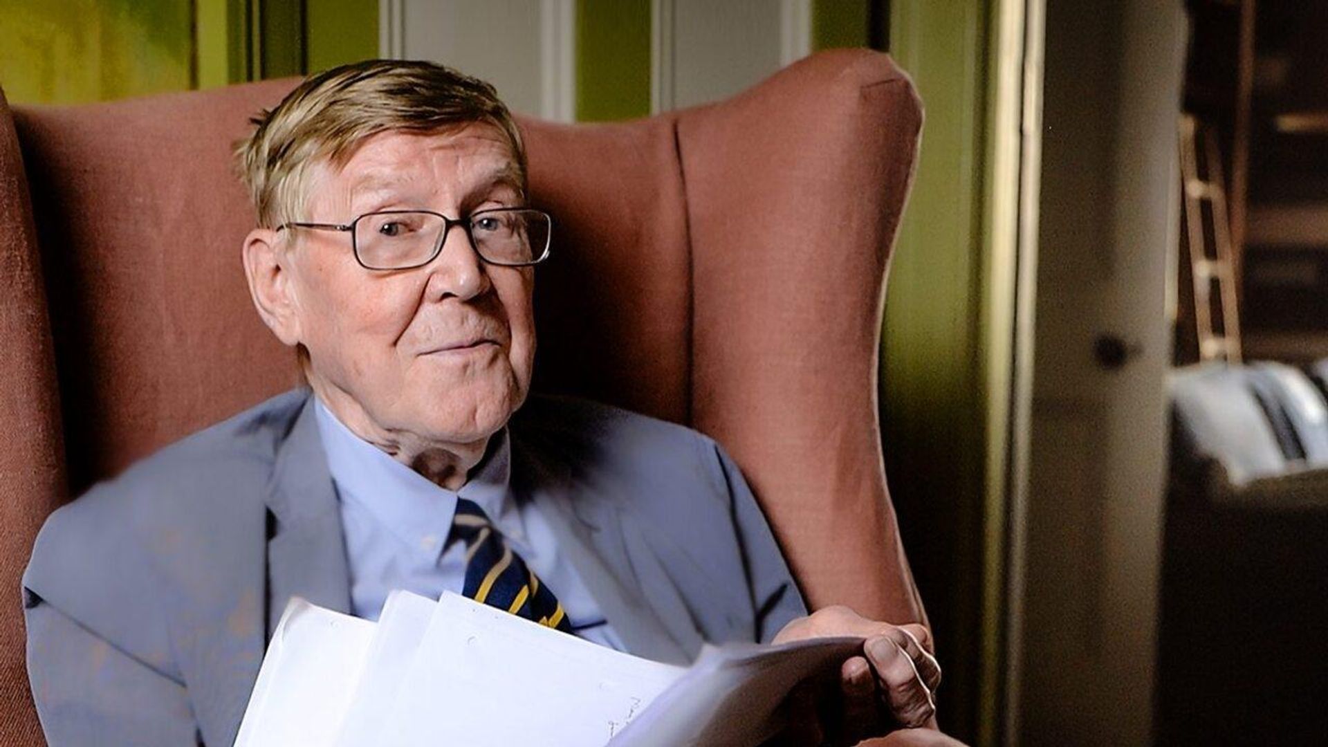 Alan Bennett: 90 Years On background