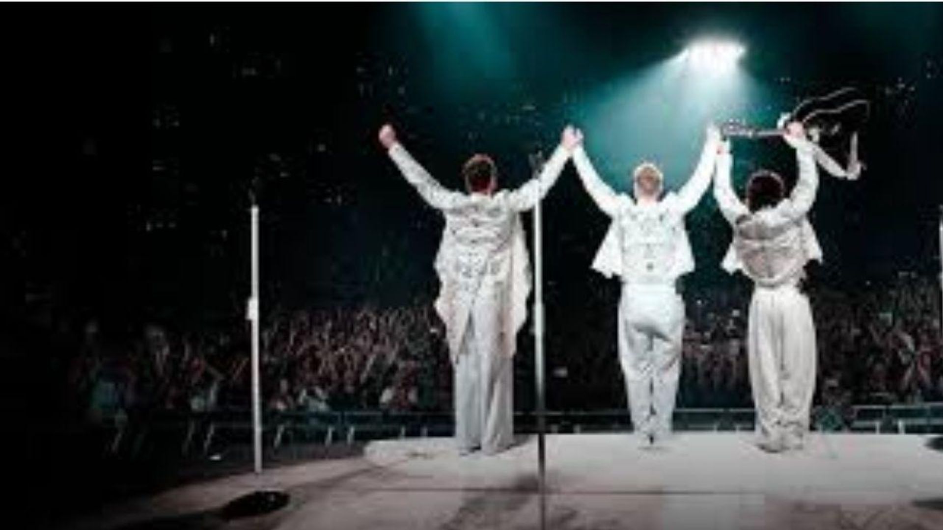 Take That: This Life - Live in Concert background