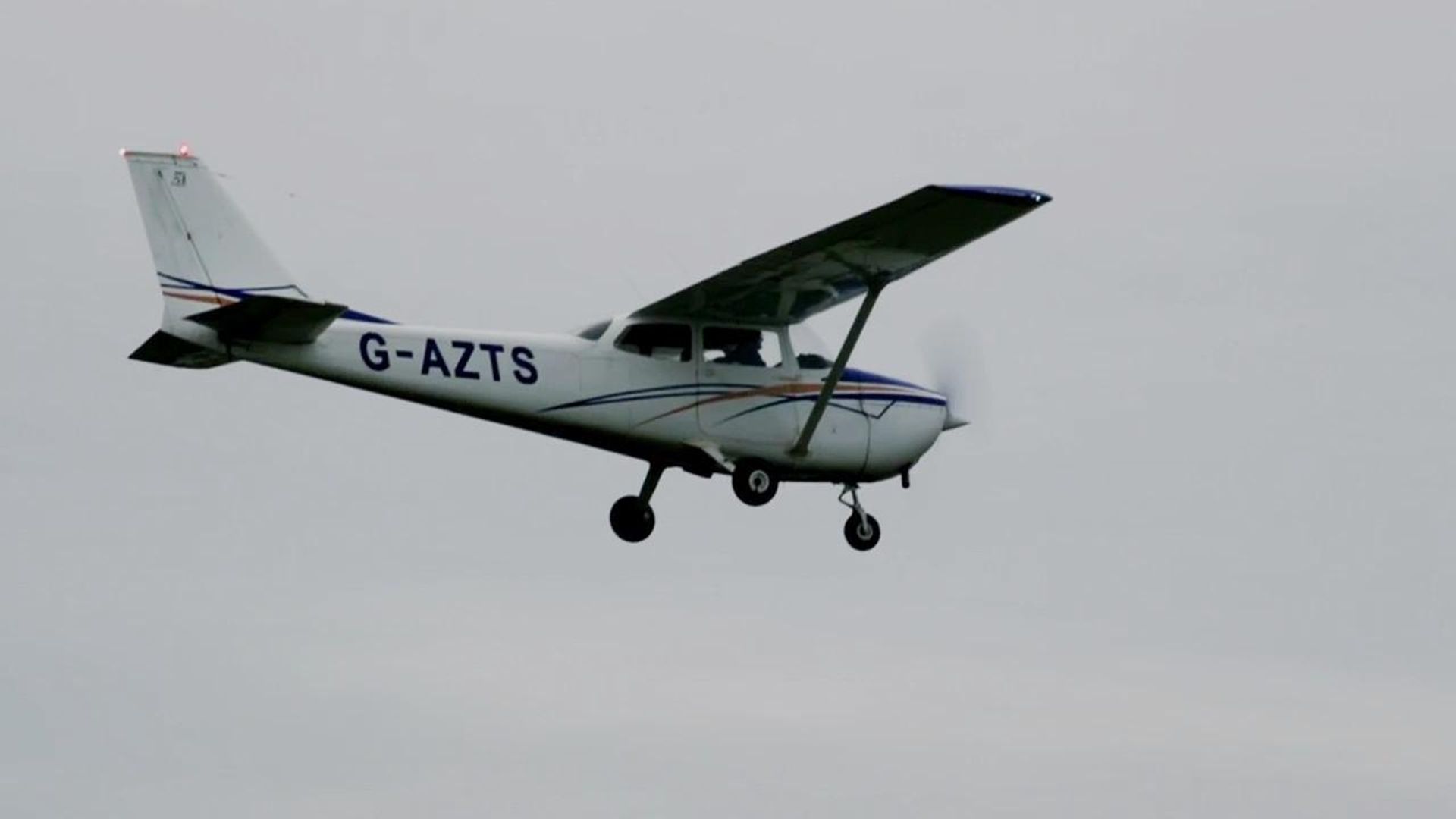 Mayday: The Passenger Who Landed a Plane background