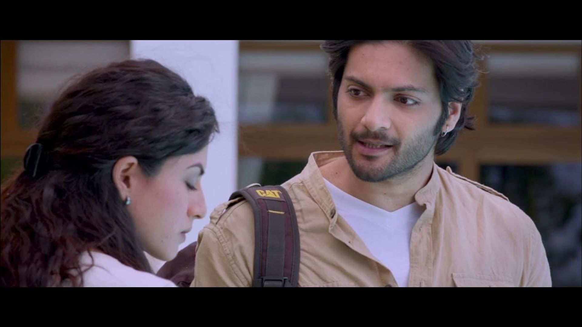 Khamoshiyan background