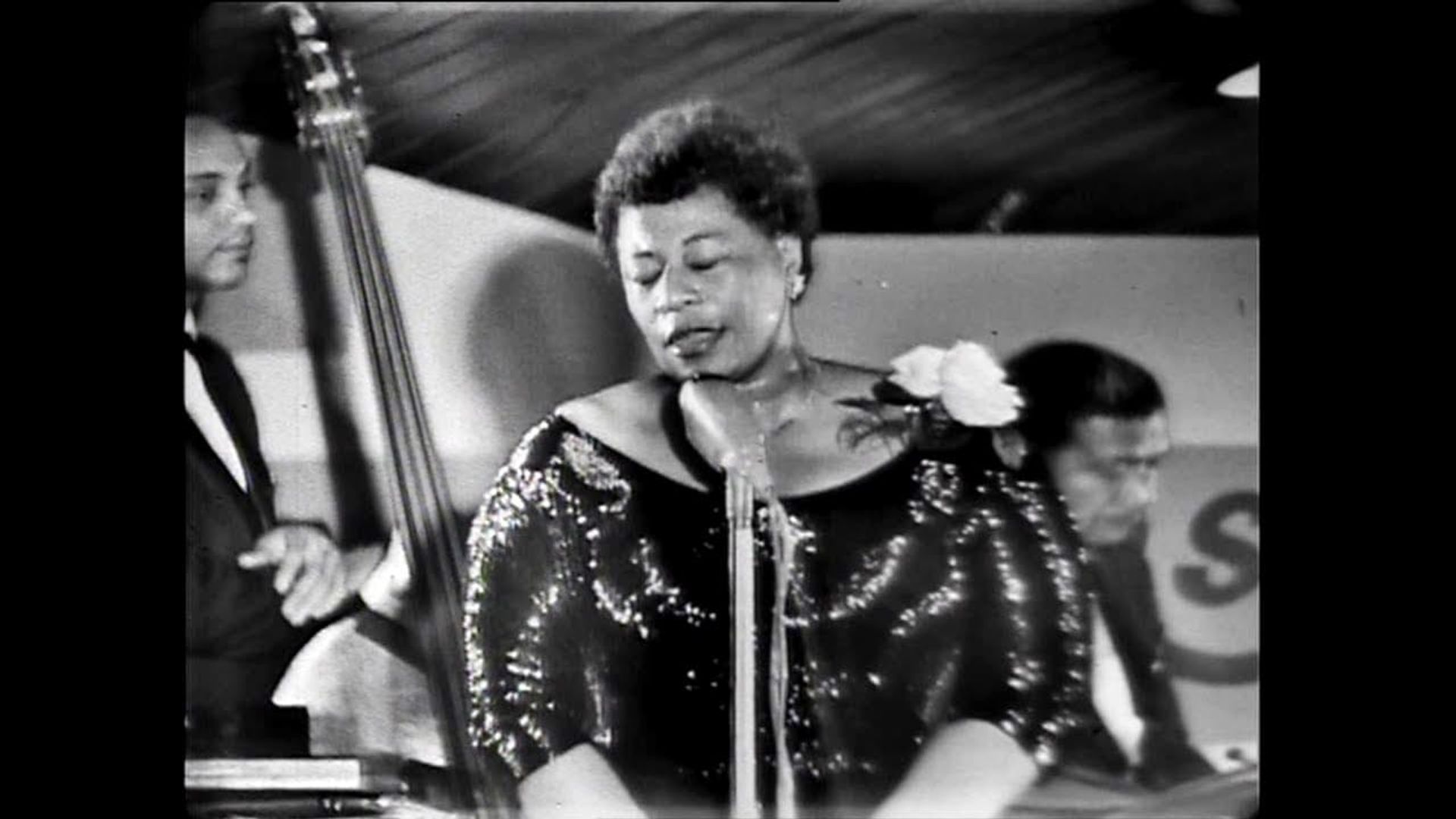 Ella Fitzgerald: Live in Australia background