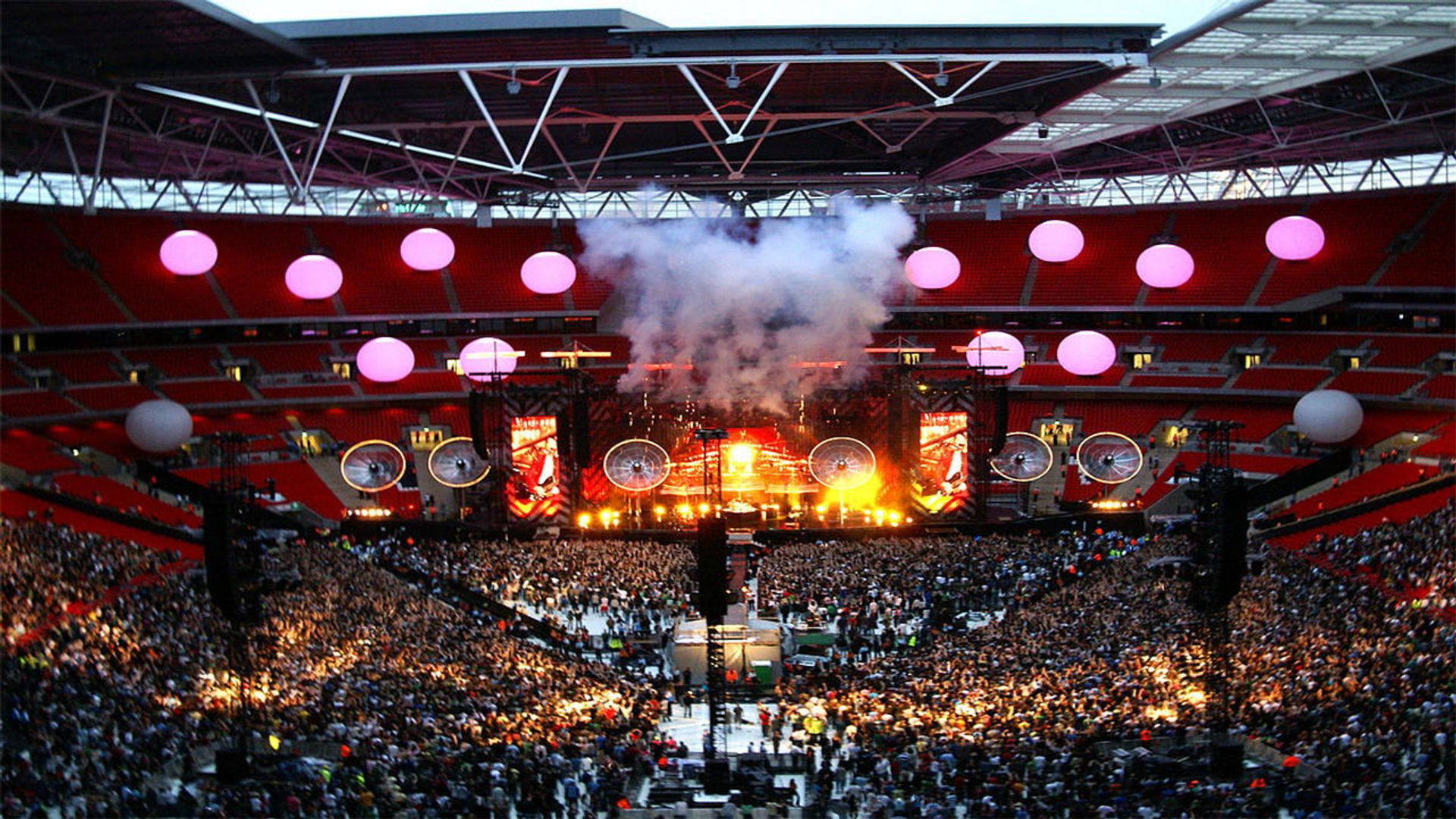 Muse: H.A.A.R.P. Live at Wembley background