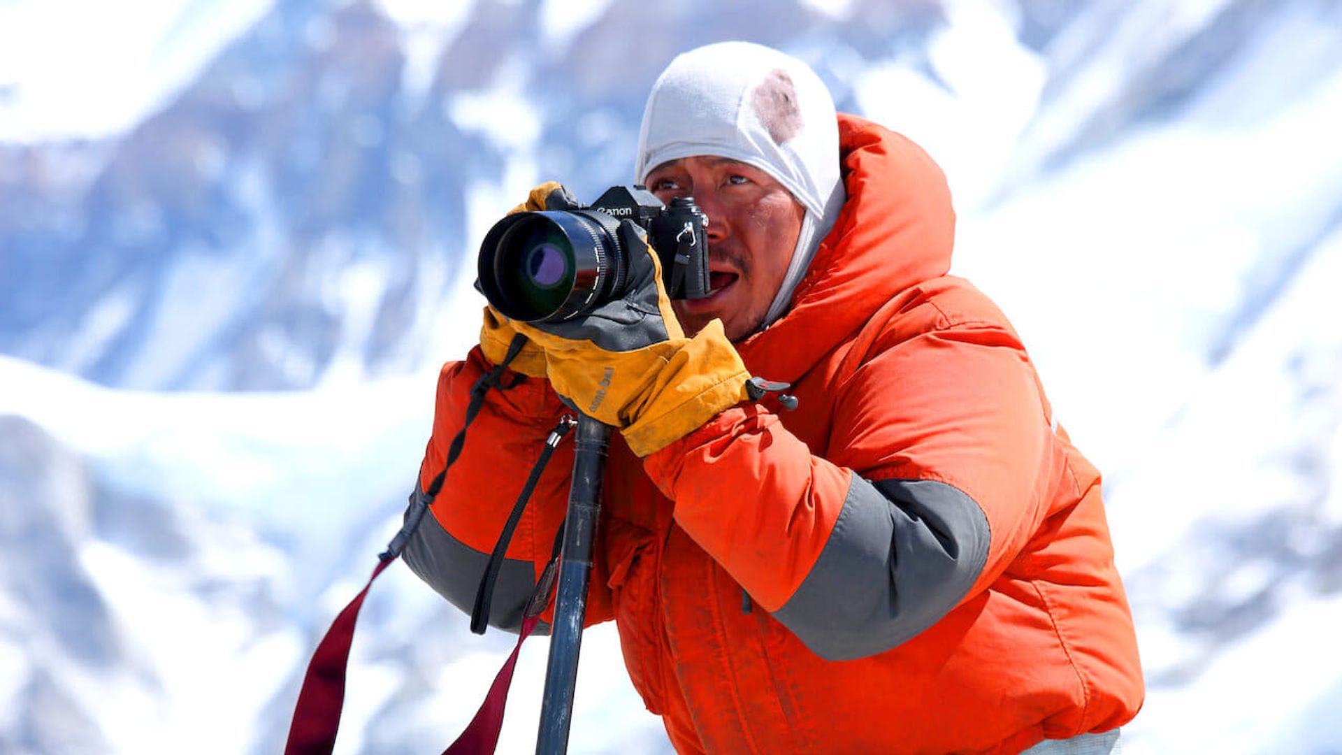 Everest: The Summit of the Gods background