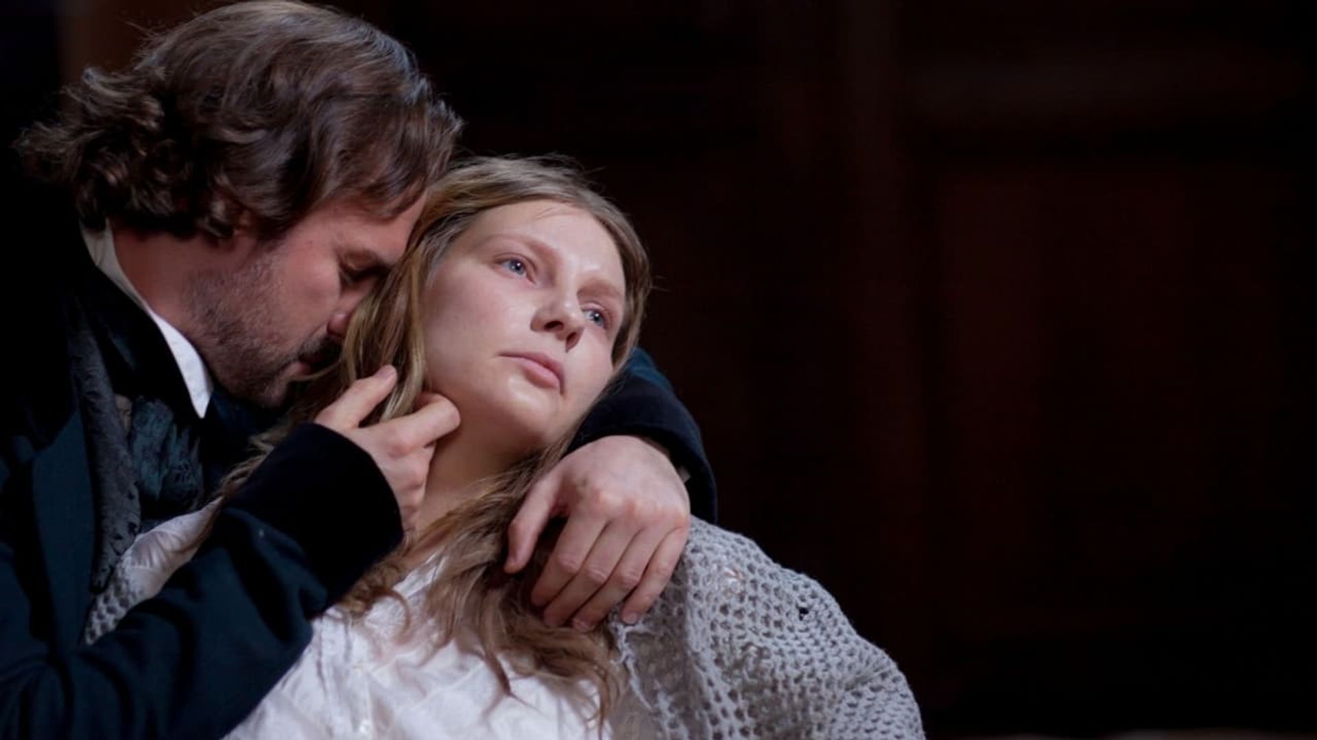 La Traviata: Love, Death & Divas background