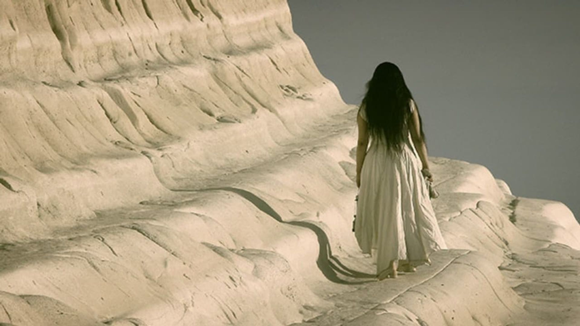 Isola background