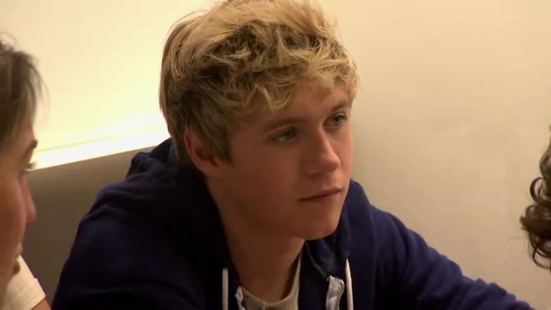 Niall Horan: Inside Out background