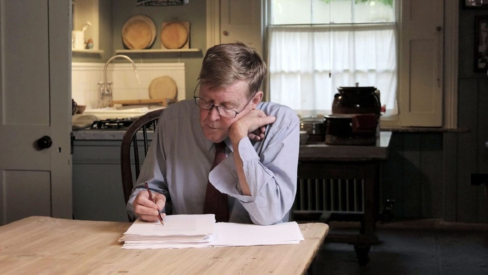 Alan Bennett's Diaries background