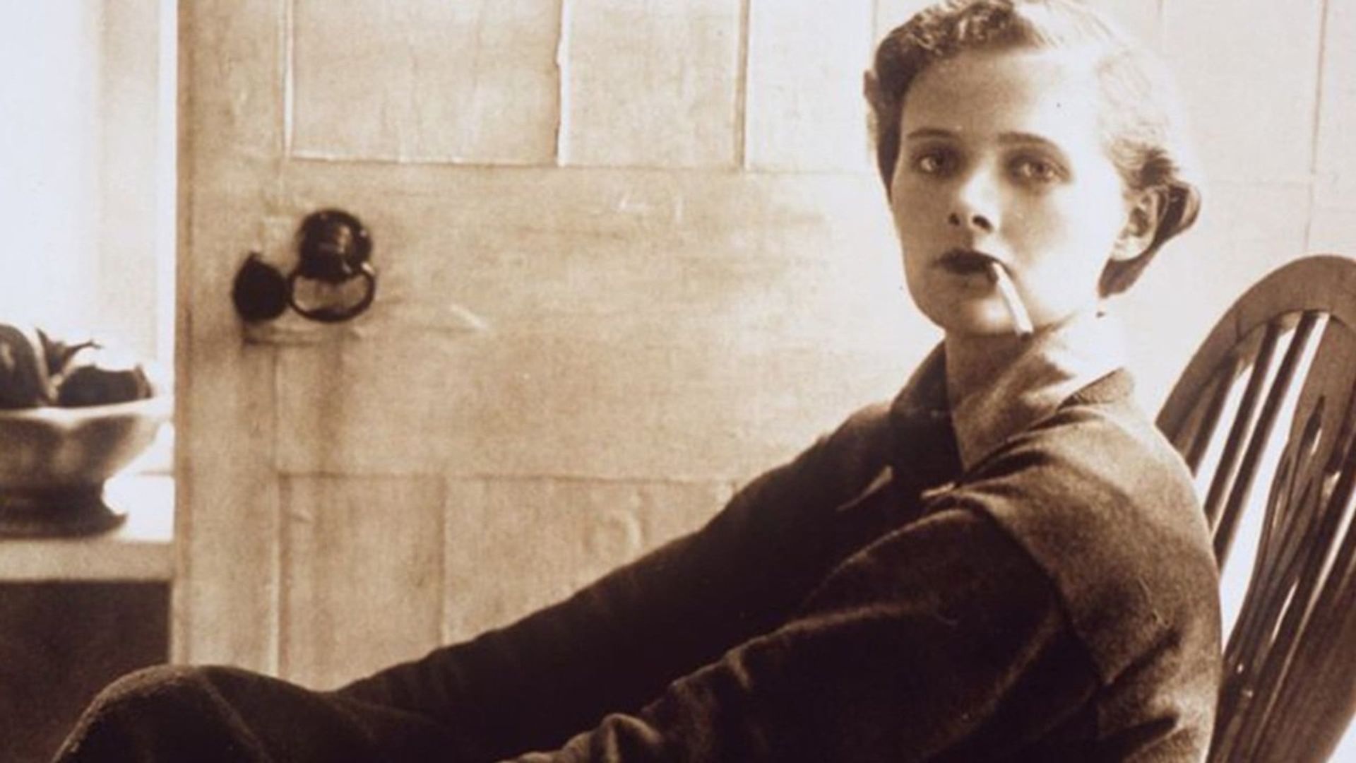 Daphné du Maurier: sur les traces de Rebecca background