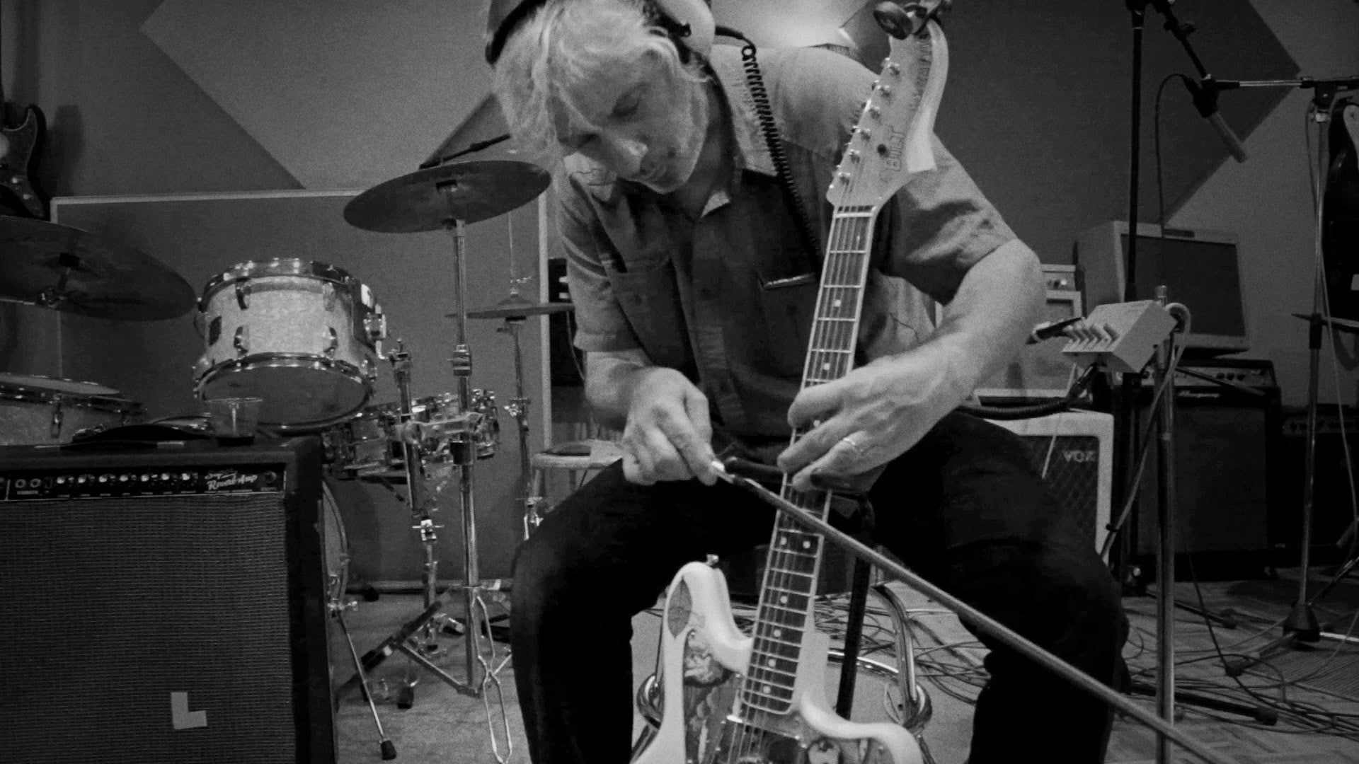Hello Hello Hello: Lee Ranaldo, Electric Trim background
