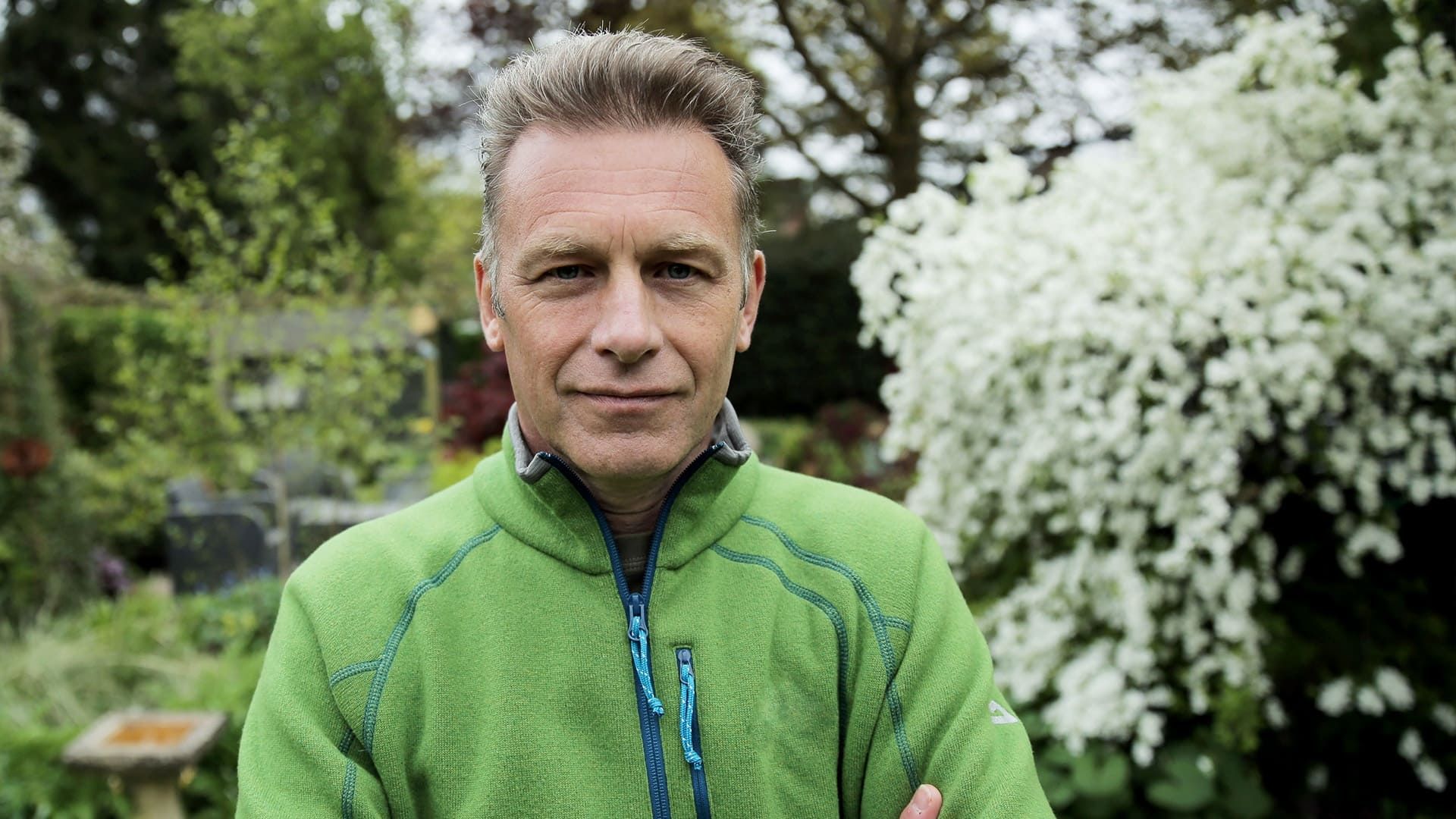 The British Garden: Life and Death on Your Lawn background