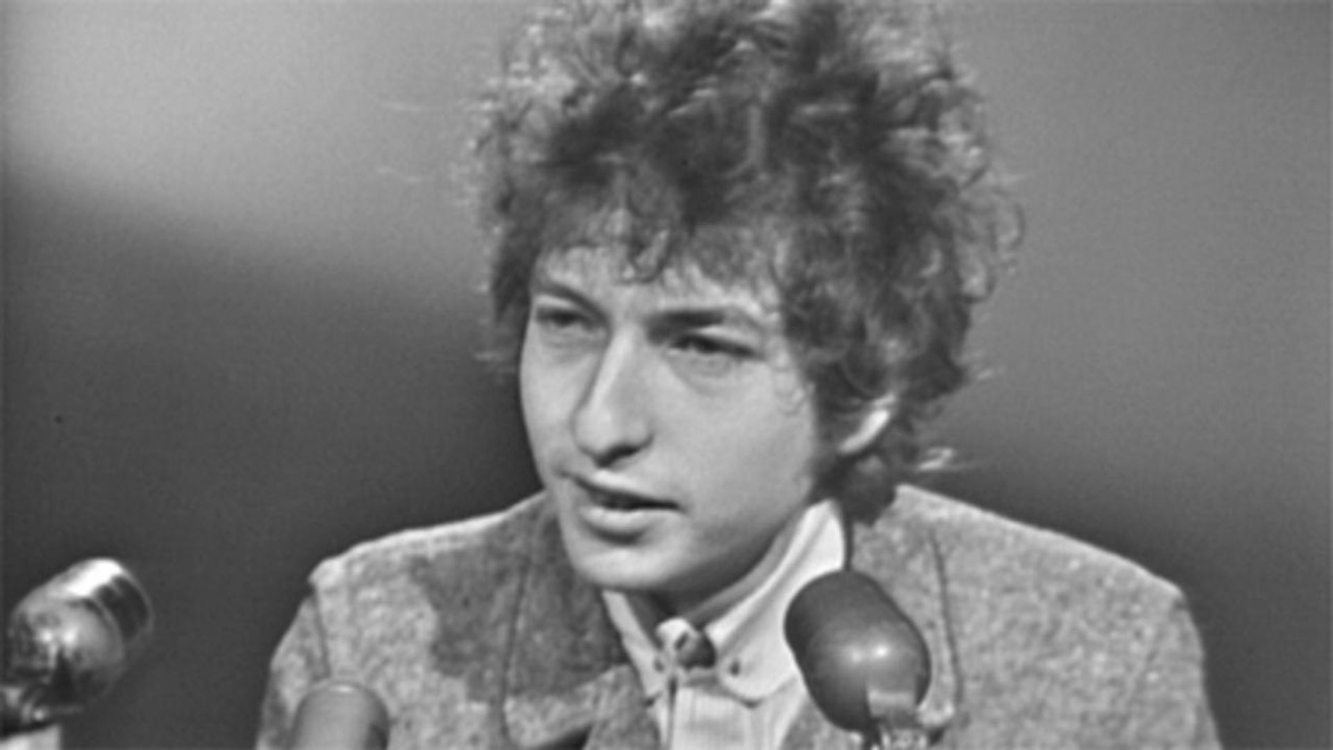 Dylan Speaks background