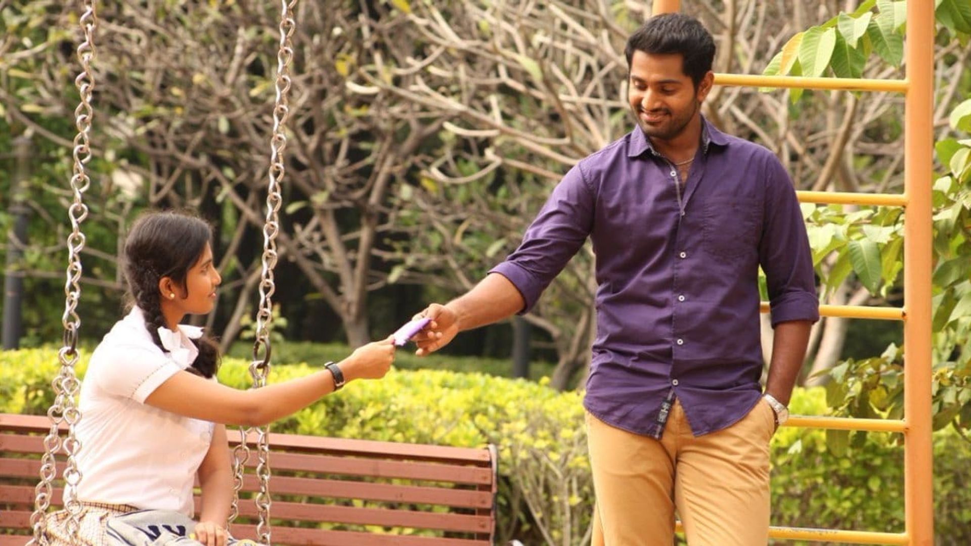 Kadhal Kasakuthaiya background