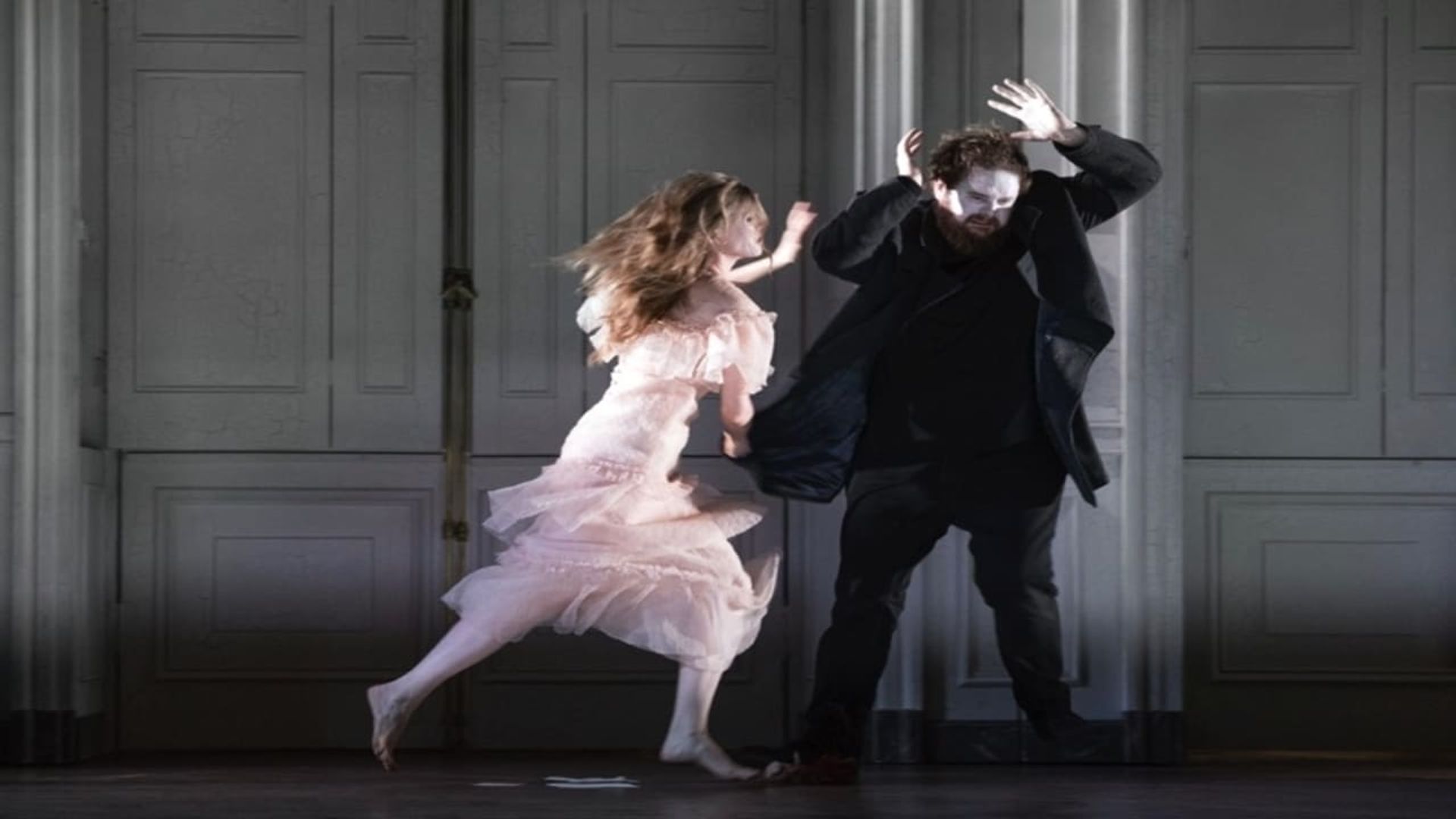 Glyndebourne: Hamlet background