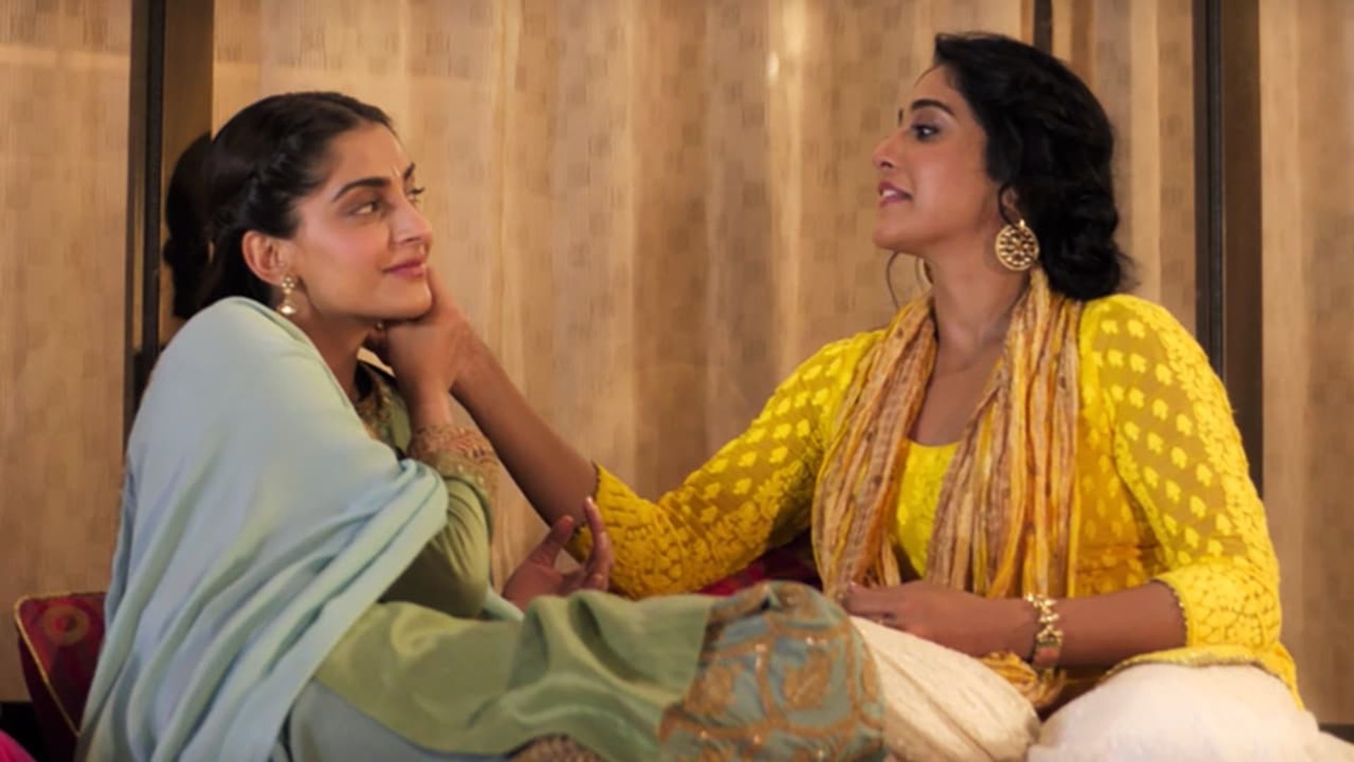 Ek Ladki Ko Dekha Toh Aisa Laga background