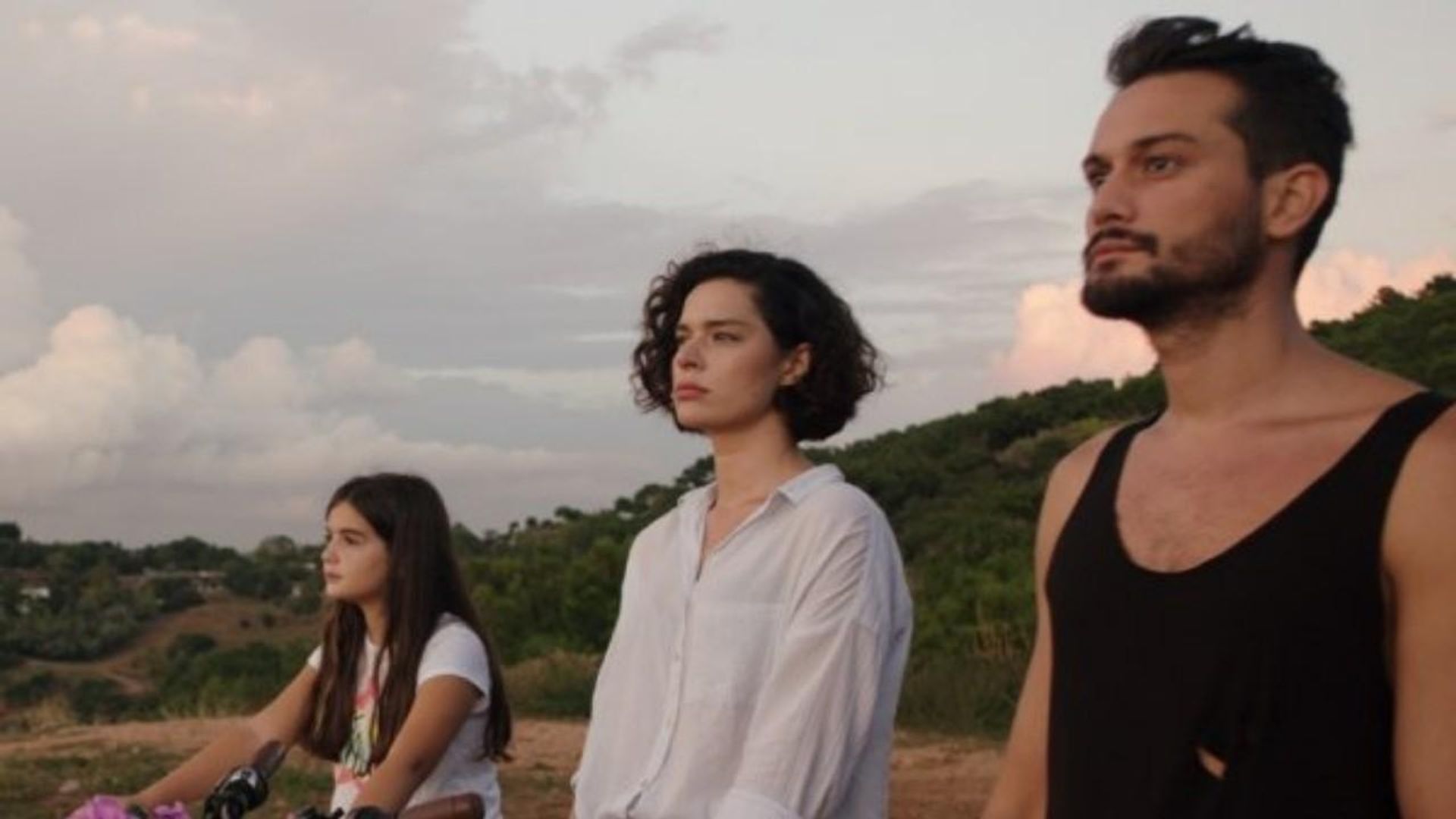 Deniz ve Günes background