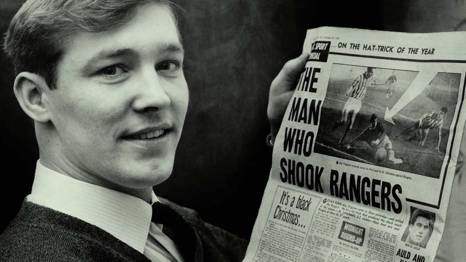 Sir Alex Ferguson: Never Give In background