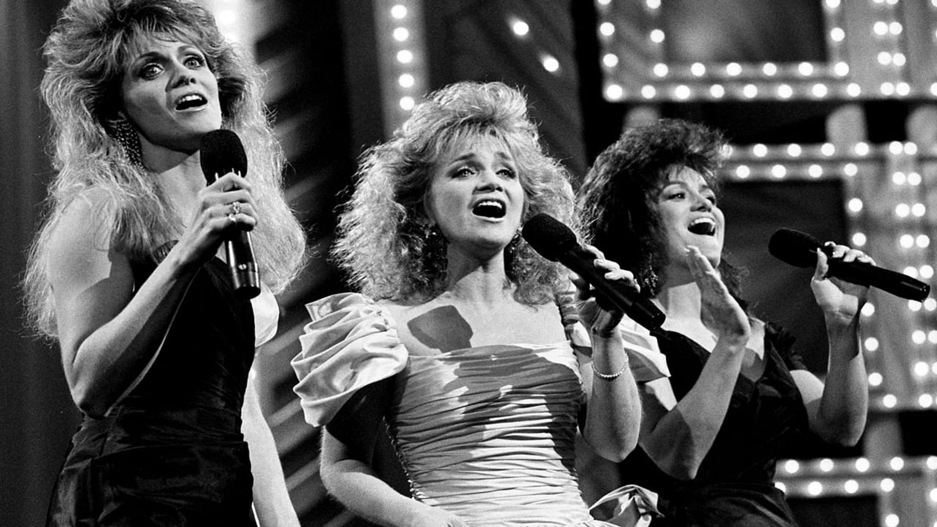 Barbara Mandrell and the Mandrell Sisters background