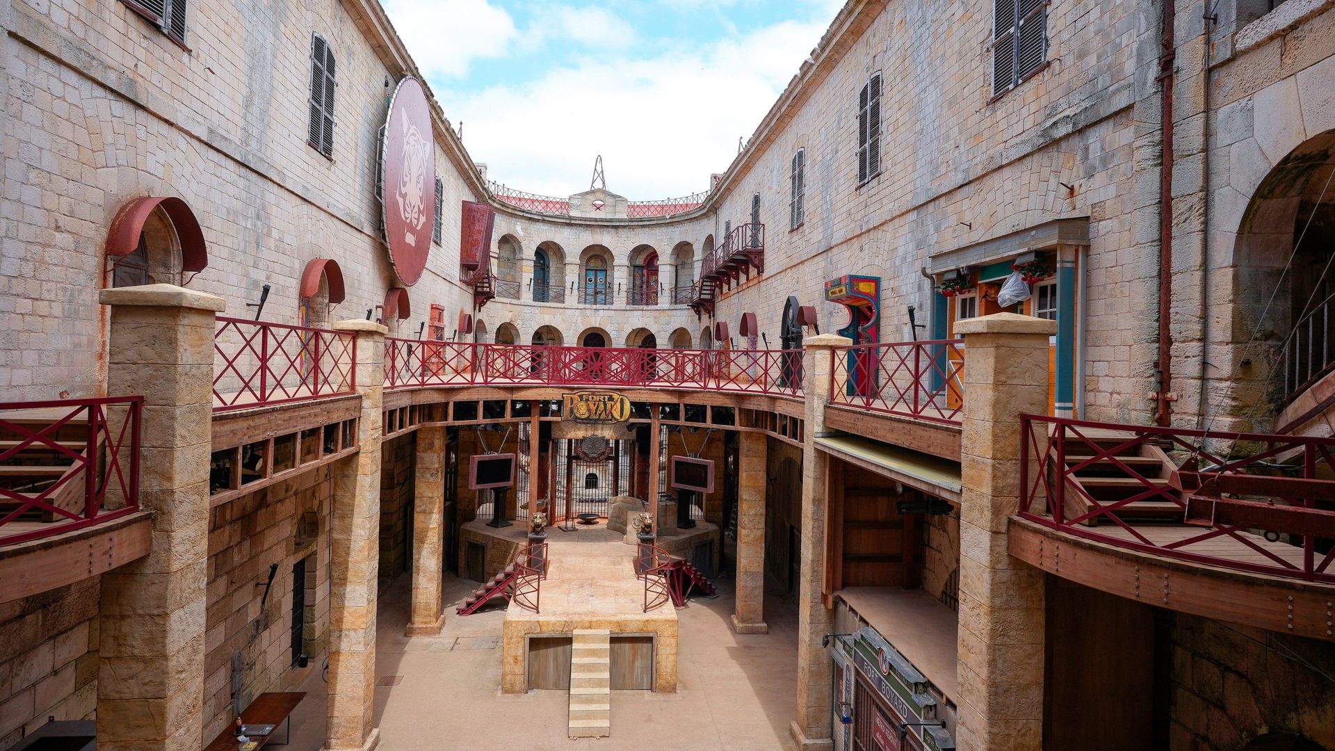 Fort Boyard background