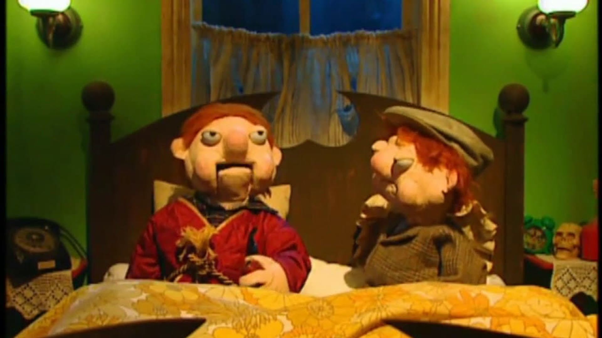 Podge and Rodge. A Scare at Bedtime background
