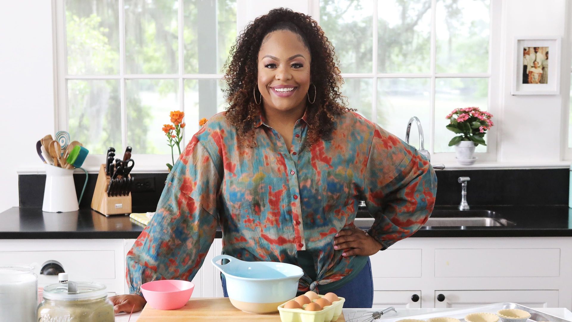 Delicious Miss Brown background