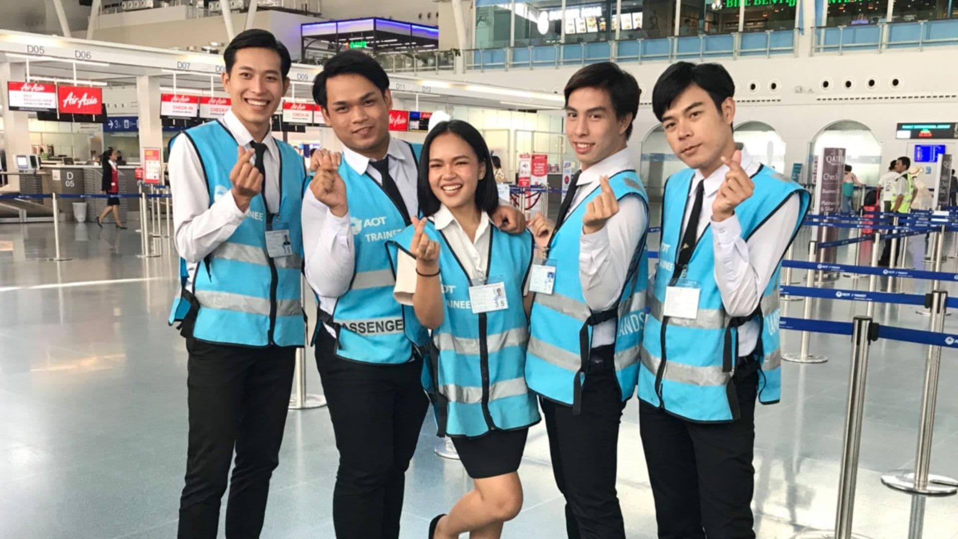Airport 24/7: Thailand background