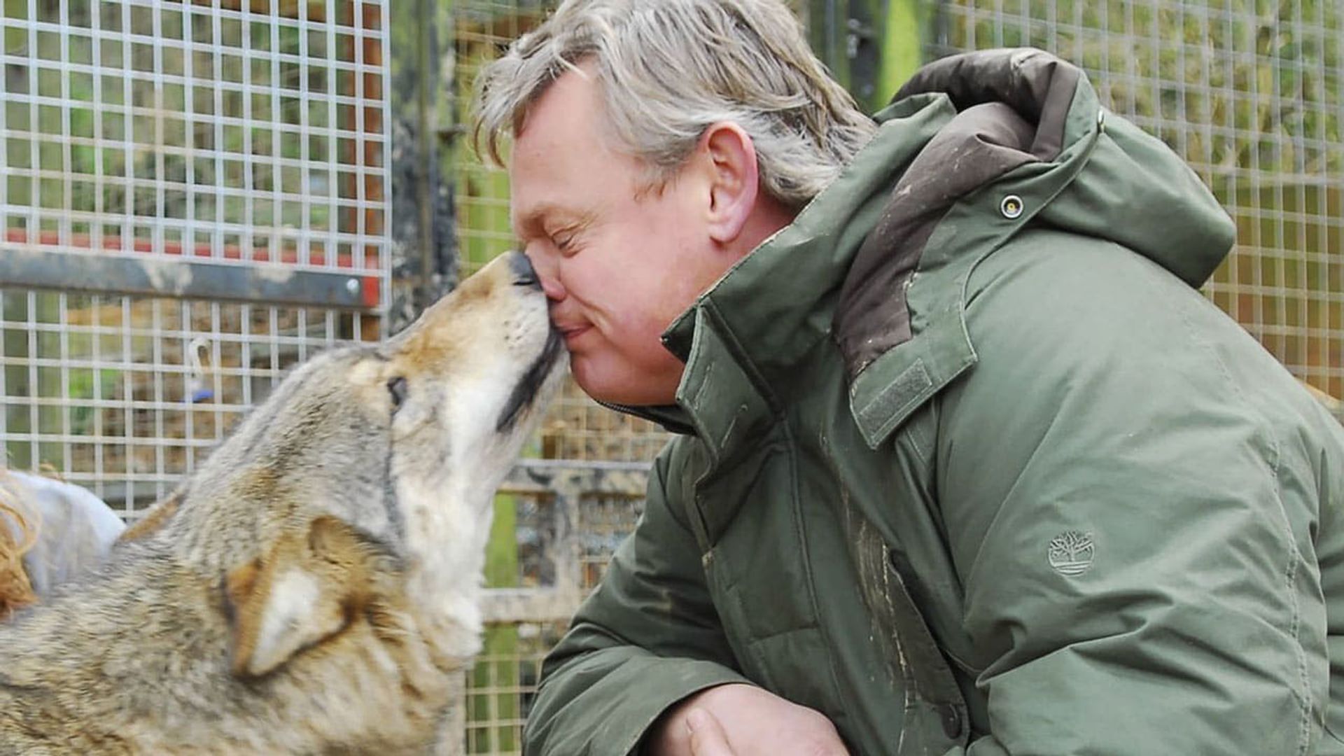 Martin Clunes: My Travels and Other Animals background