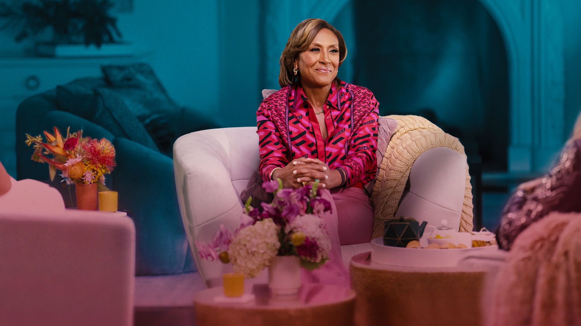 Turning the Tables with Robin Roberts background