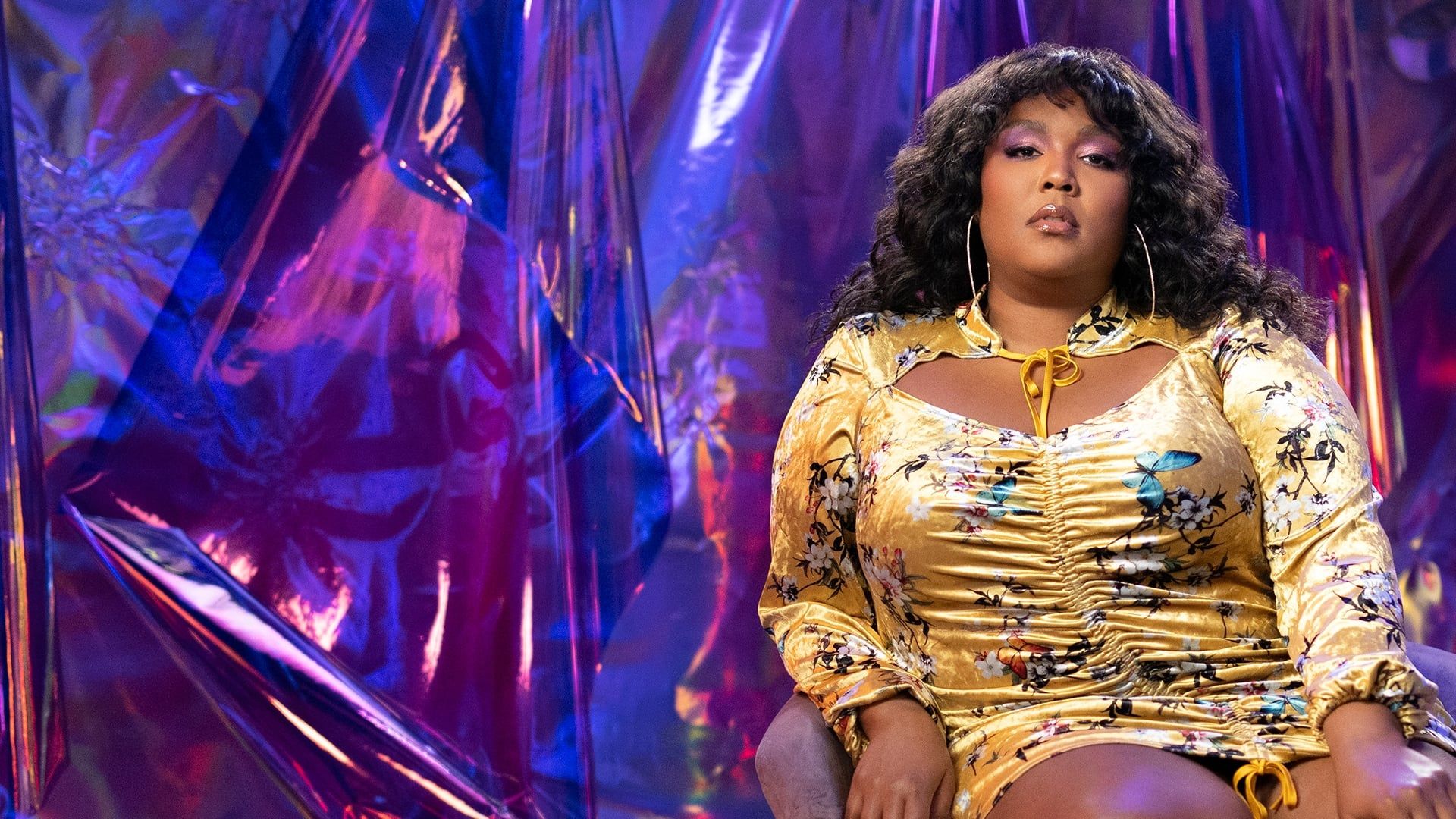 Lizzo's Watch Out for the Big Grrrls background