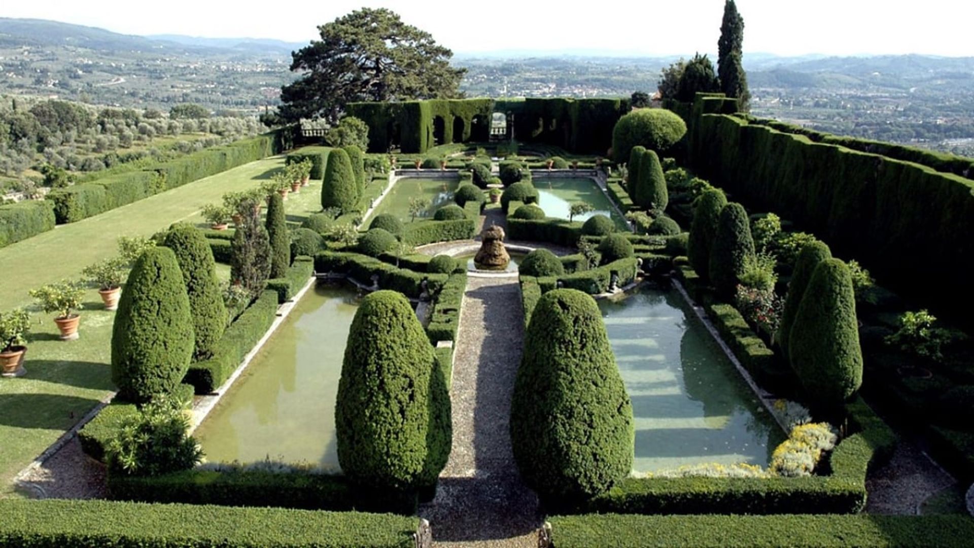 Monty Don's Italian Gardens background