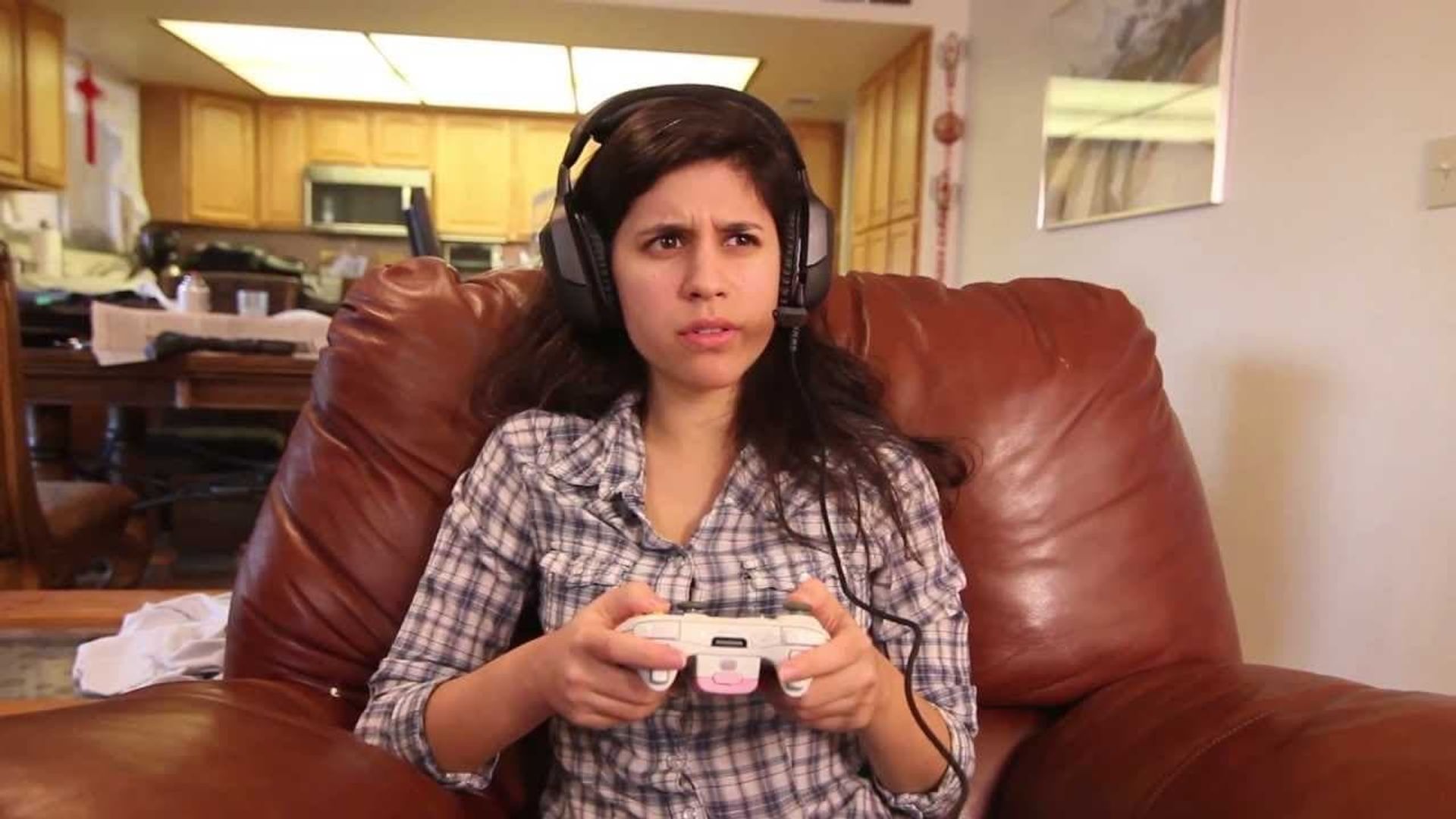Hey Ash, Whatcha Playin'? background