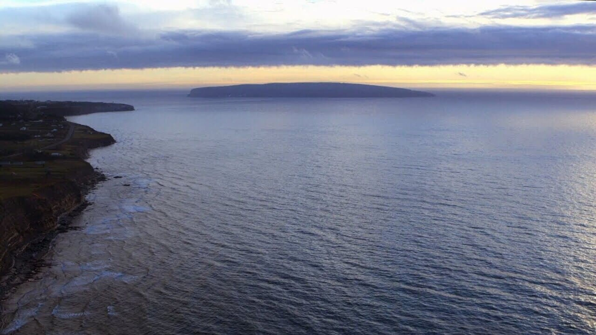Great Lakes Untamed background