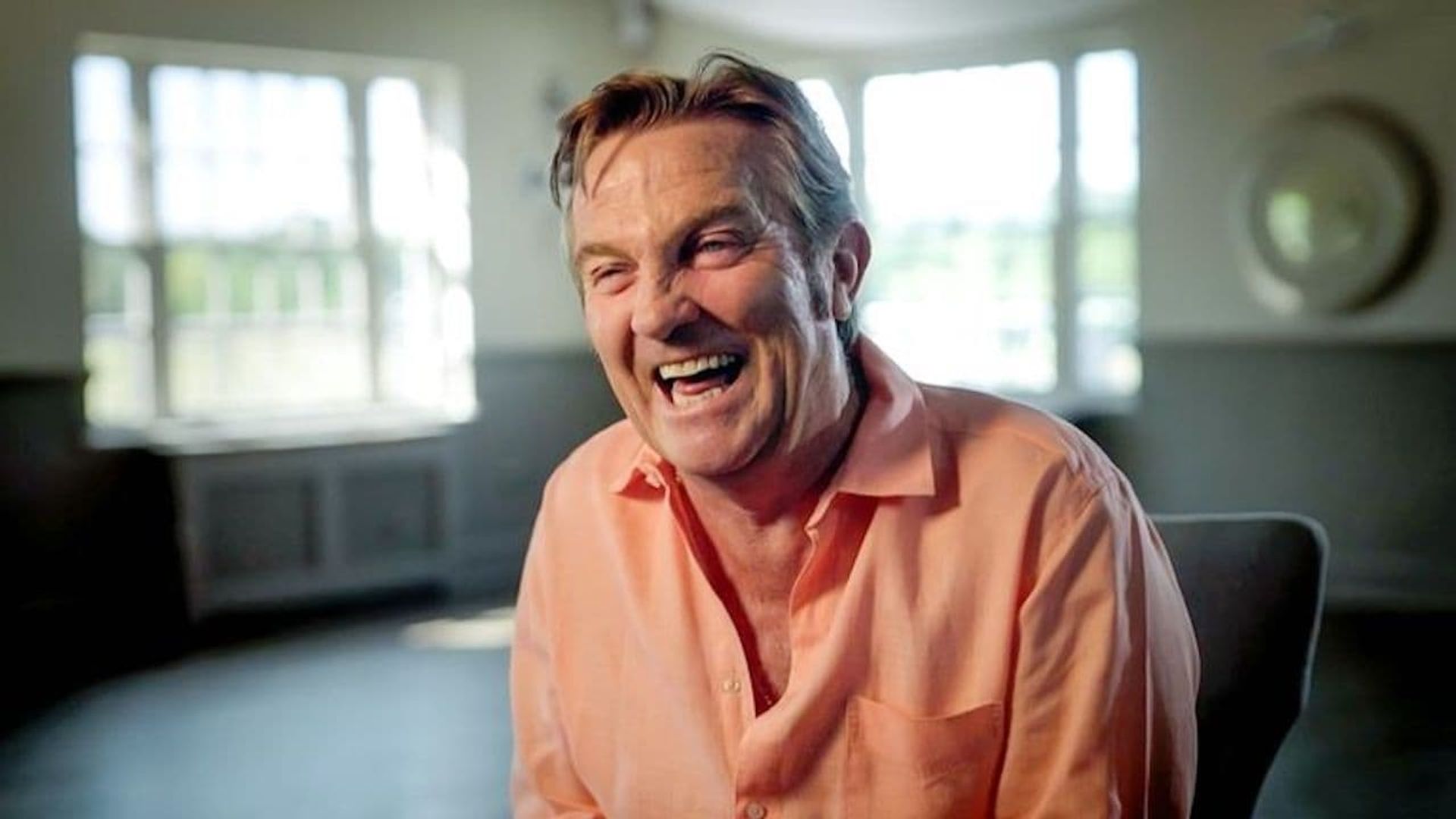 Bradley Walsh: the Laugh's on Me background