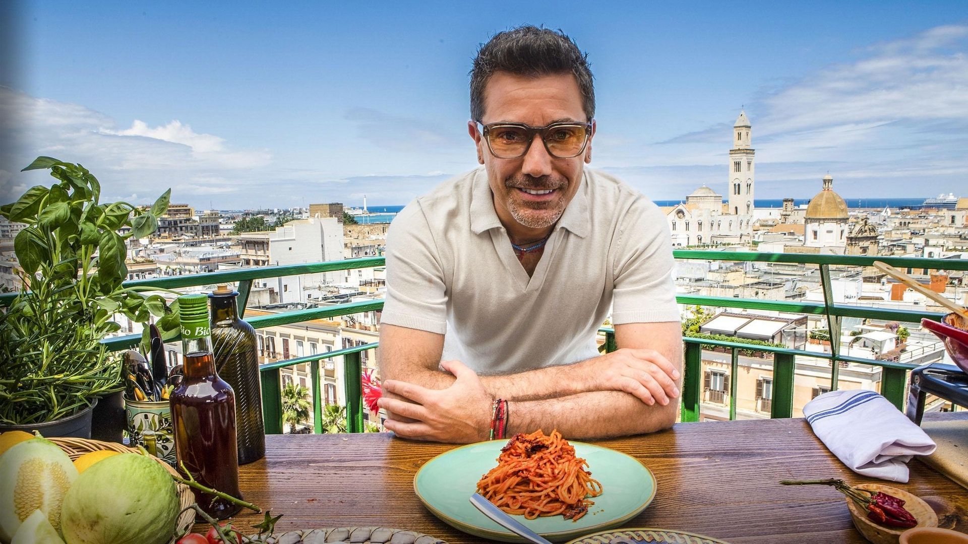 Gino's Italy: Secrets of the South background