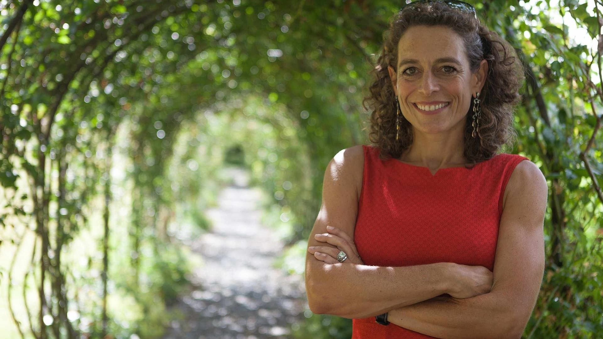 Alex Polizzi's Secret Italy background