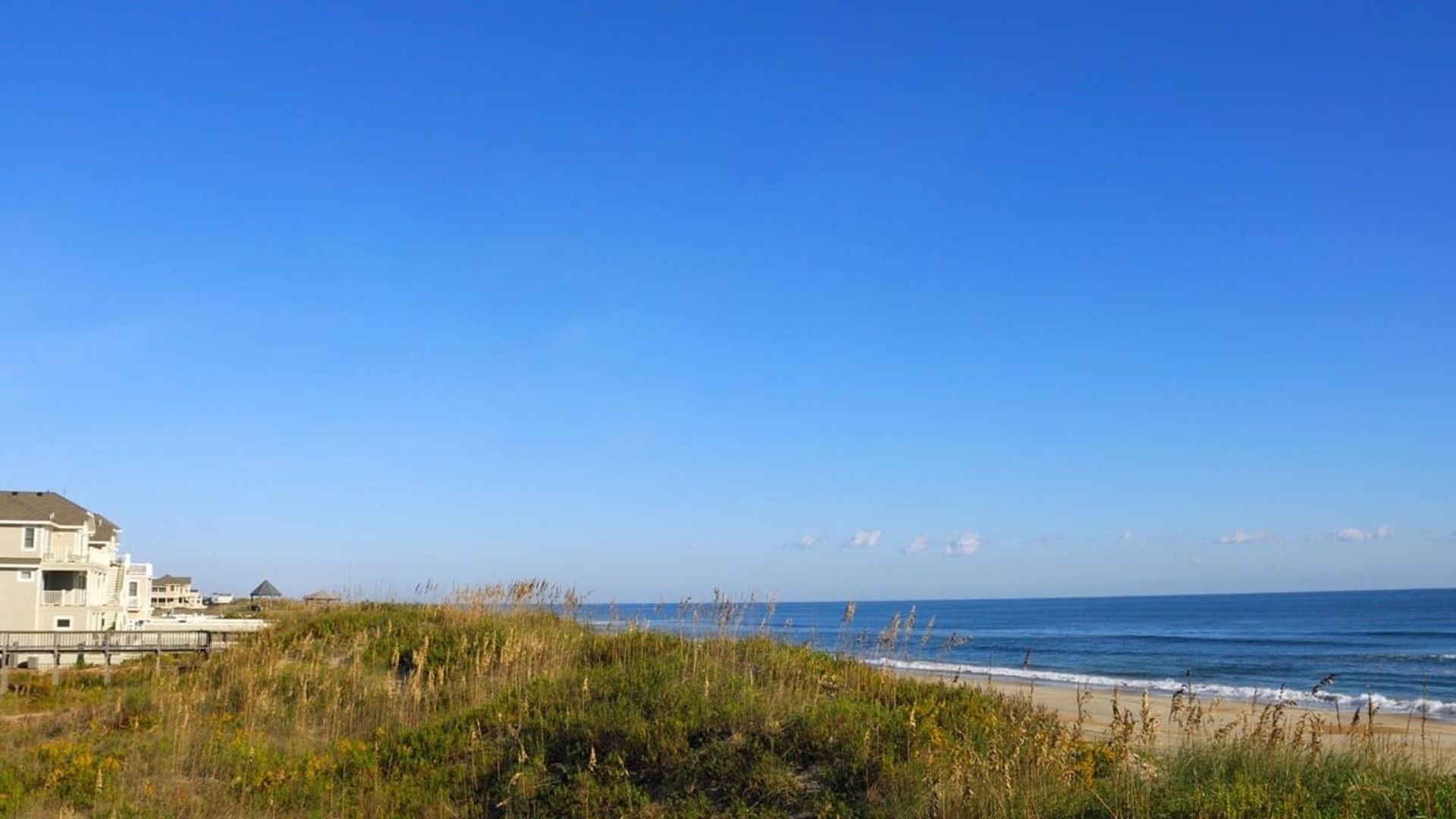 Beachfront Bargain Hunt: Renovation background