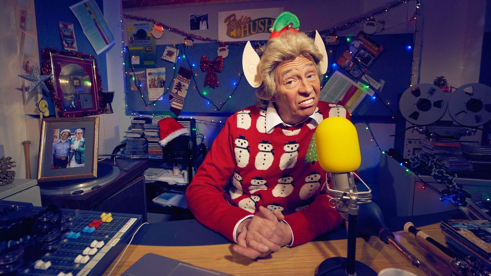 Smashie's Xmastastic Playlist background