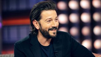 Episode 148 Diego Luna, Lisa Vanderpump, Ana Huang, Reynolds Laundry