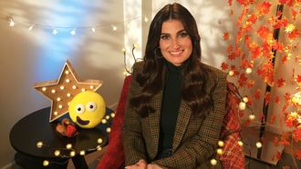 Episode 729 Idina Menzel - Robin's Winter Song